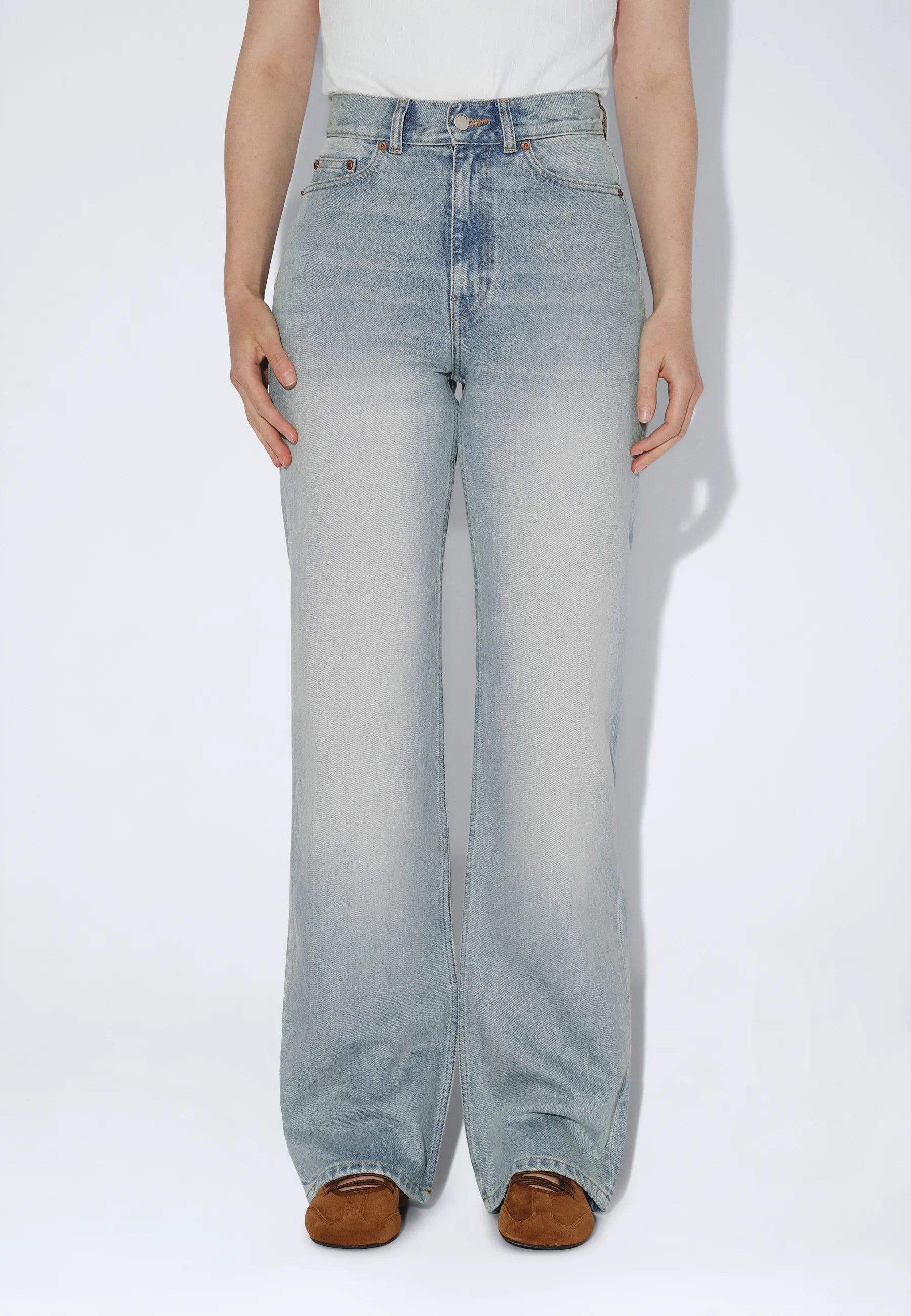 2610111L78_DrDenim_EchoHighStraight_BayLightFadeVintage_main_W3_1