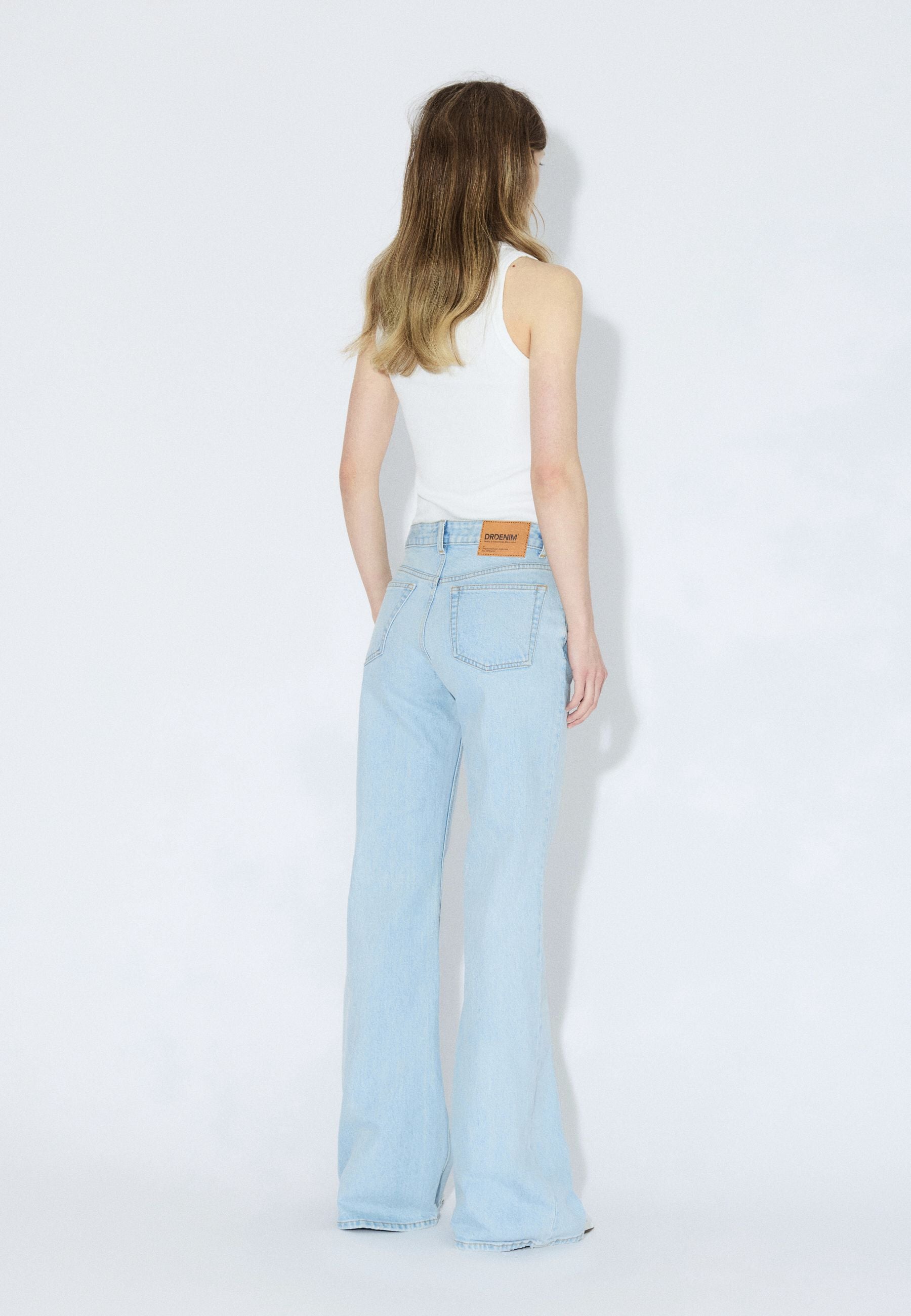 2610112L39_DrDenim_ElbaMidBootcut_BayLightUsed_Main_W2_1