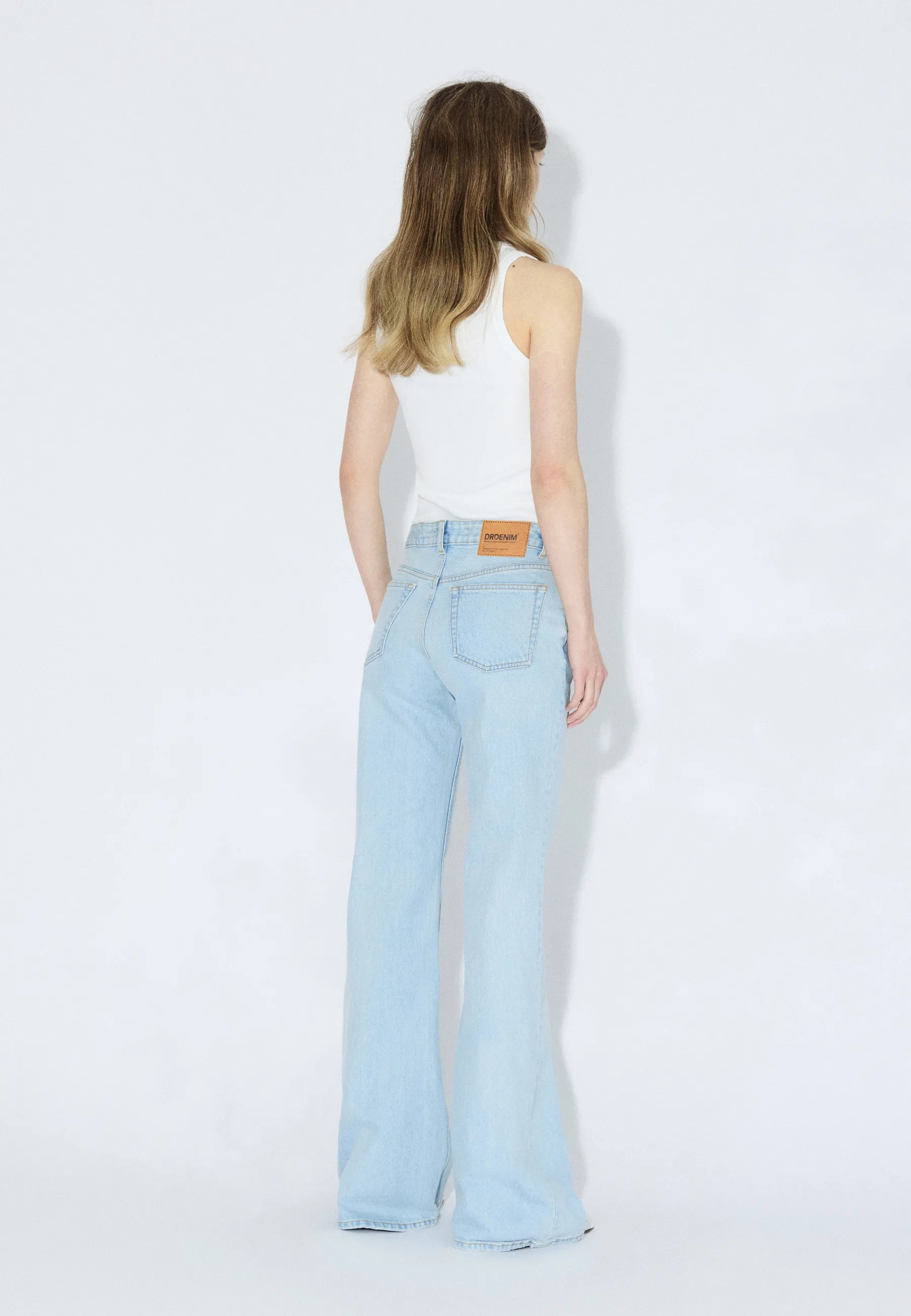 2610112L39_DrDenim_ElbaMidBootcut_BayLightUsed_Main_W2_1