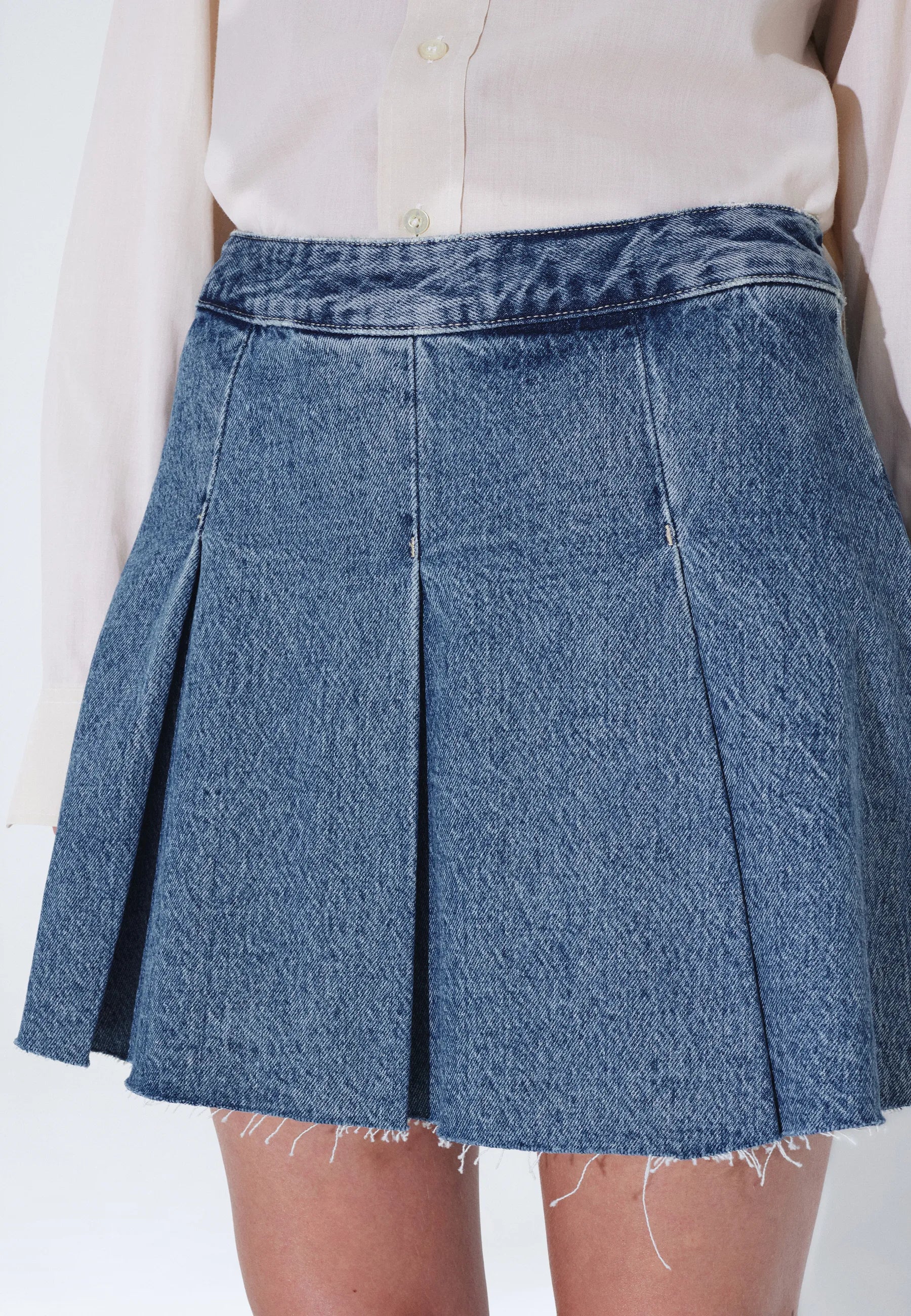 2610115M09_DrDenim_ToneSkirt_DriftSkyRetro_Main_W5_1