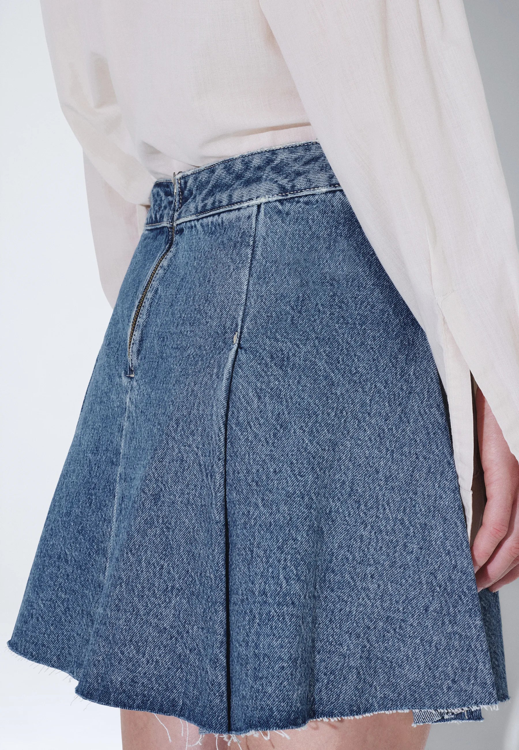 2610115M09_DrDenim_ToneSkirt_DriftSkyRetro_Main_W5_2