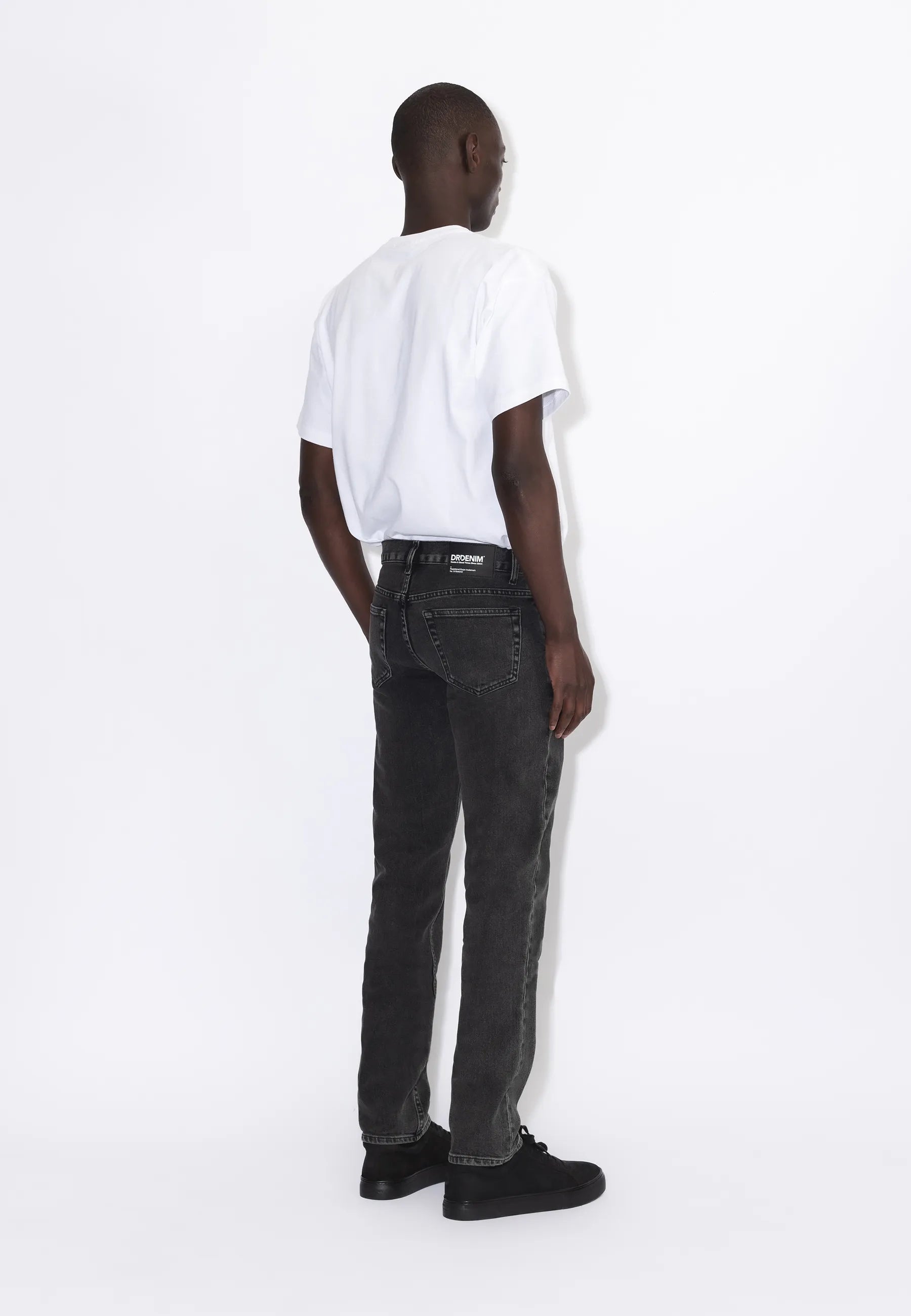 2610117L62_DrDenim_PypeSlim_TarAgedBlack_Main_M2_1
