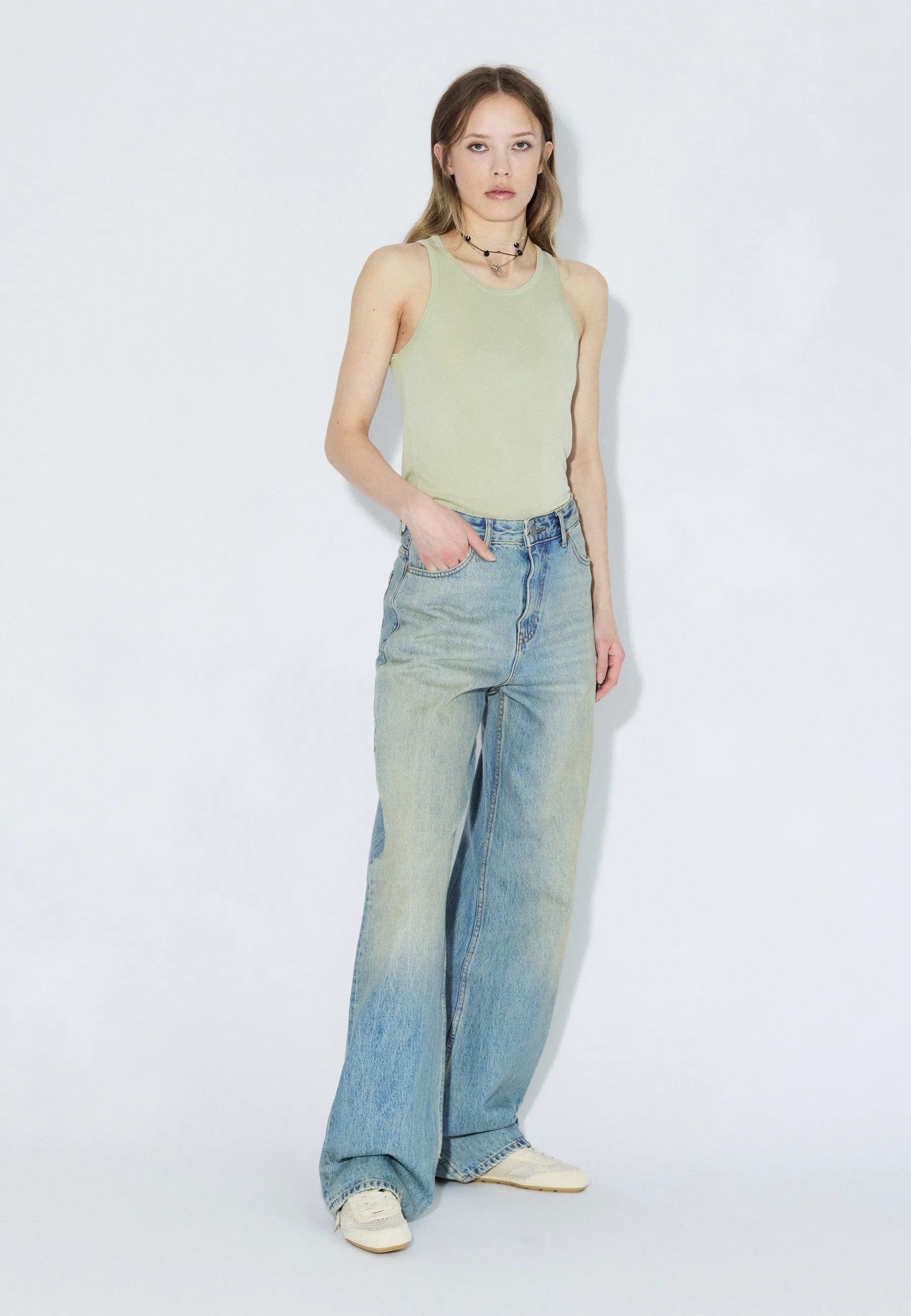 2611120BJ8_DrDenim_MellaTop_LtGreenMono_Main_W1_2