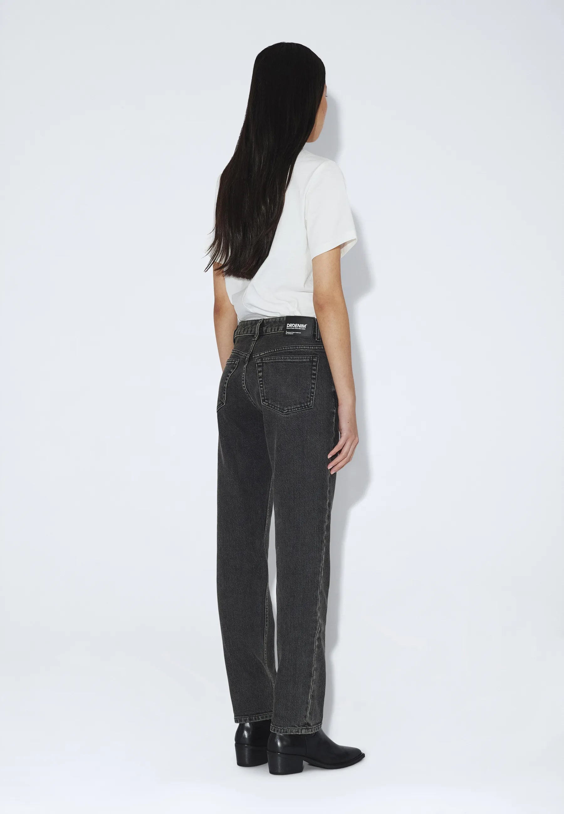 2630106L62_DrDenim_StrawMidSlim_TarAgedBlack_main_W2_1