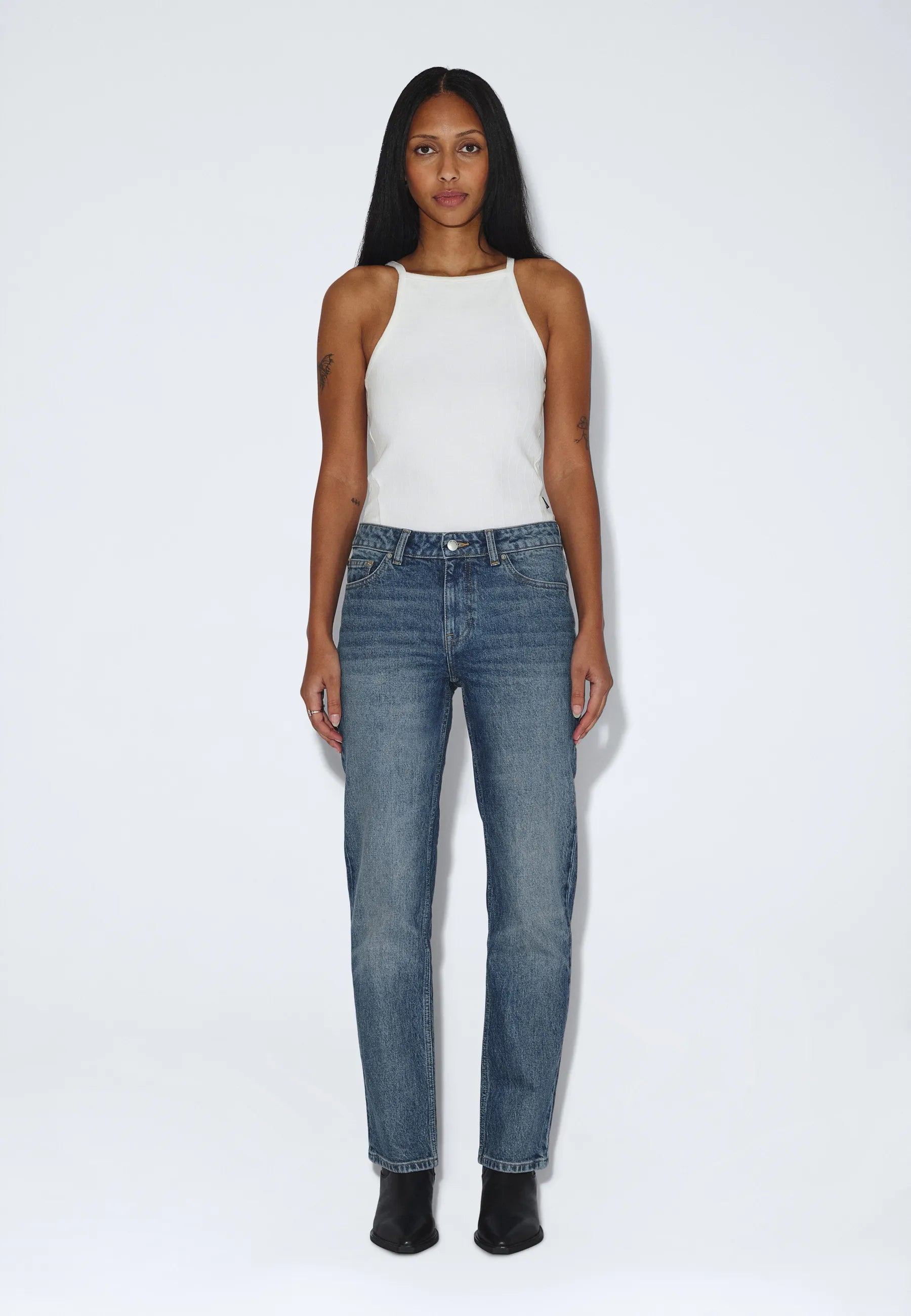 2630106L74_DrDenim_StrawMidSlim_BayMidFadeDirt_main_W1_1