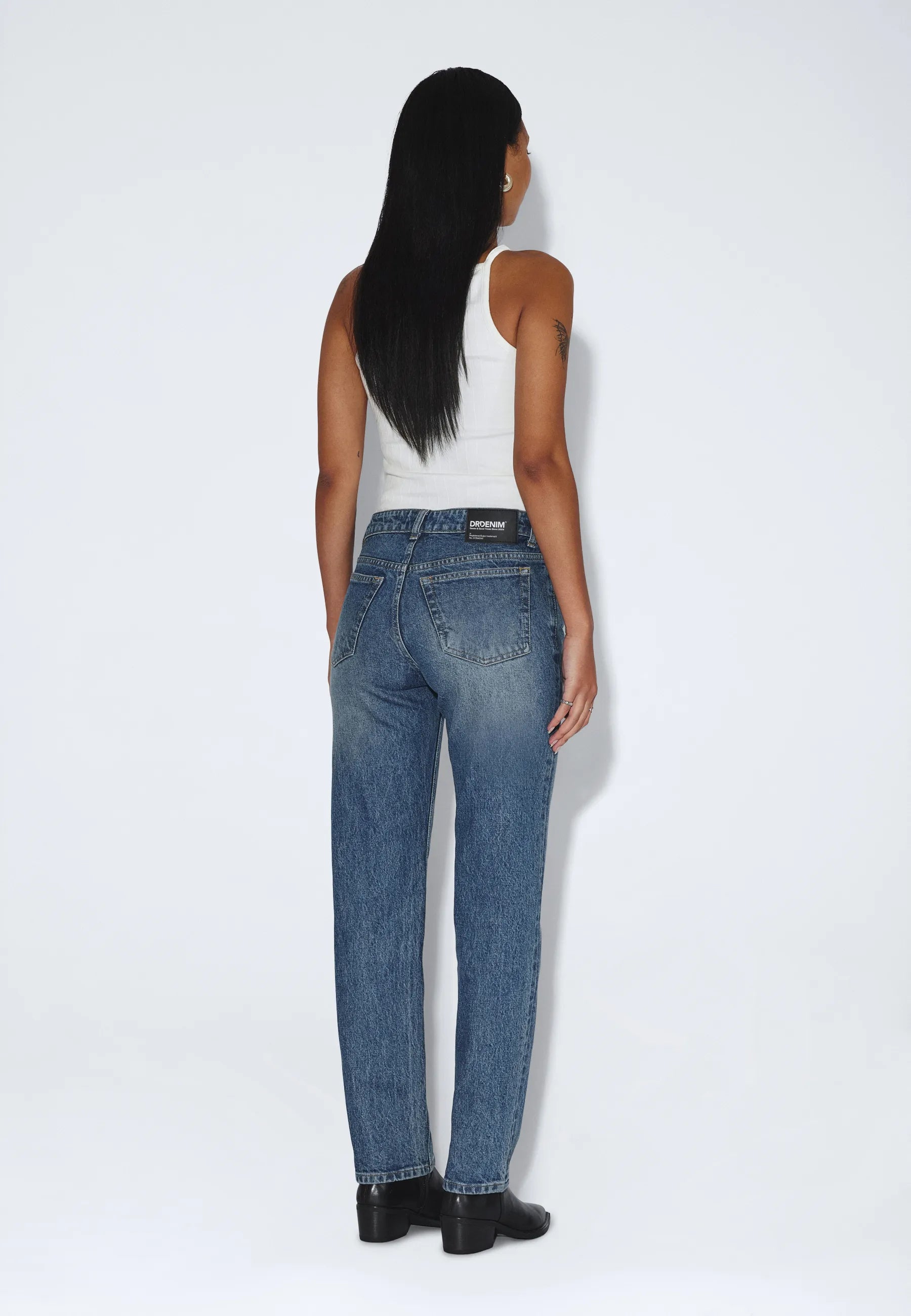 2630106L74_DrDenim_StrawMidSlim_BayMidFadeDirt_main_W2_1