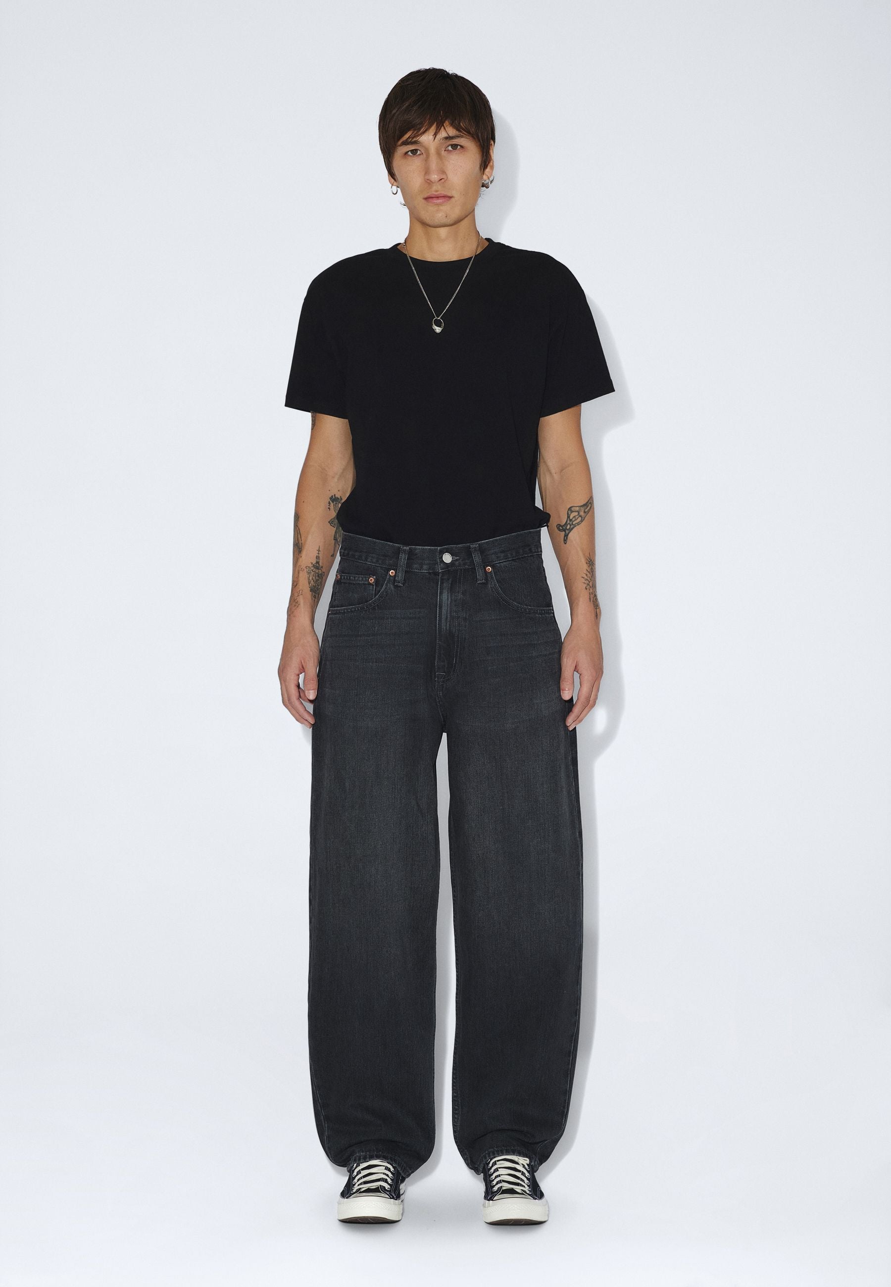 2630107115_DrDenim_OmarBarrel_DarkGreyUsed_main_M1_1