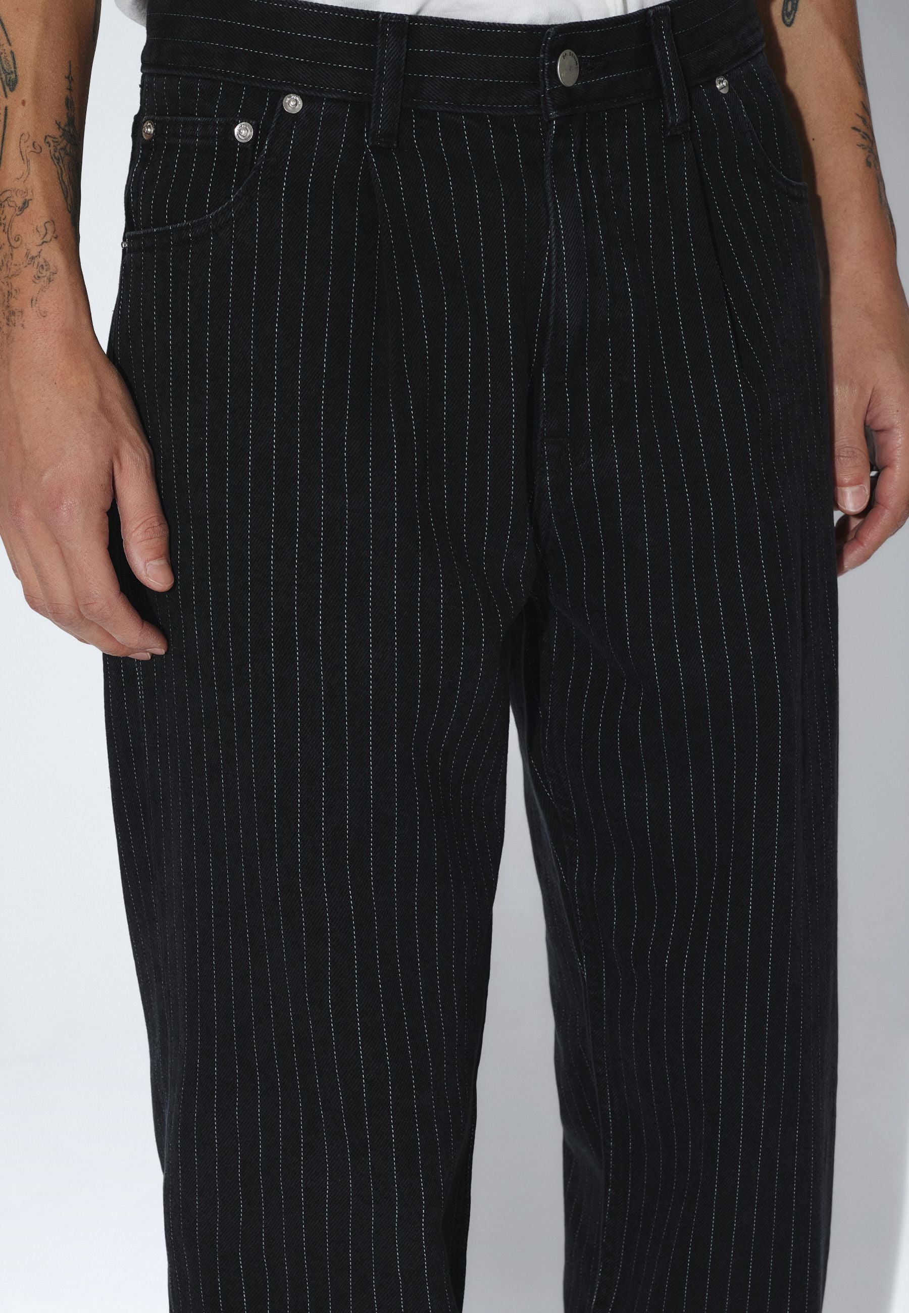2630110BN6_DrDenim_OmarRelaxedPleated_WashedBlackPinstripe_main_M5_3