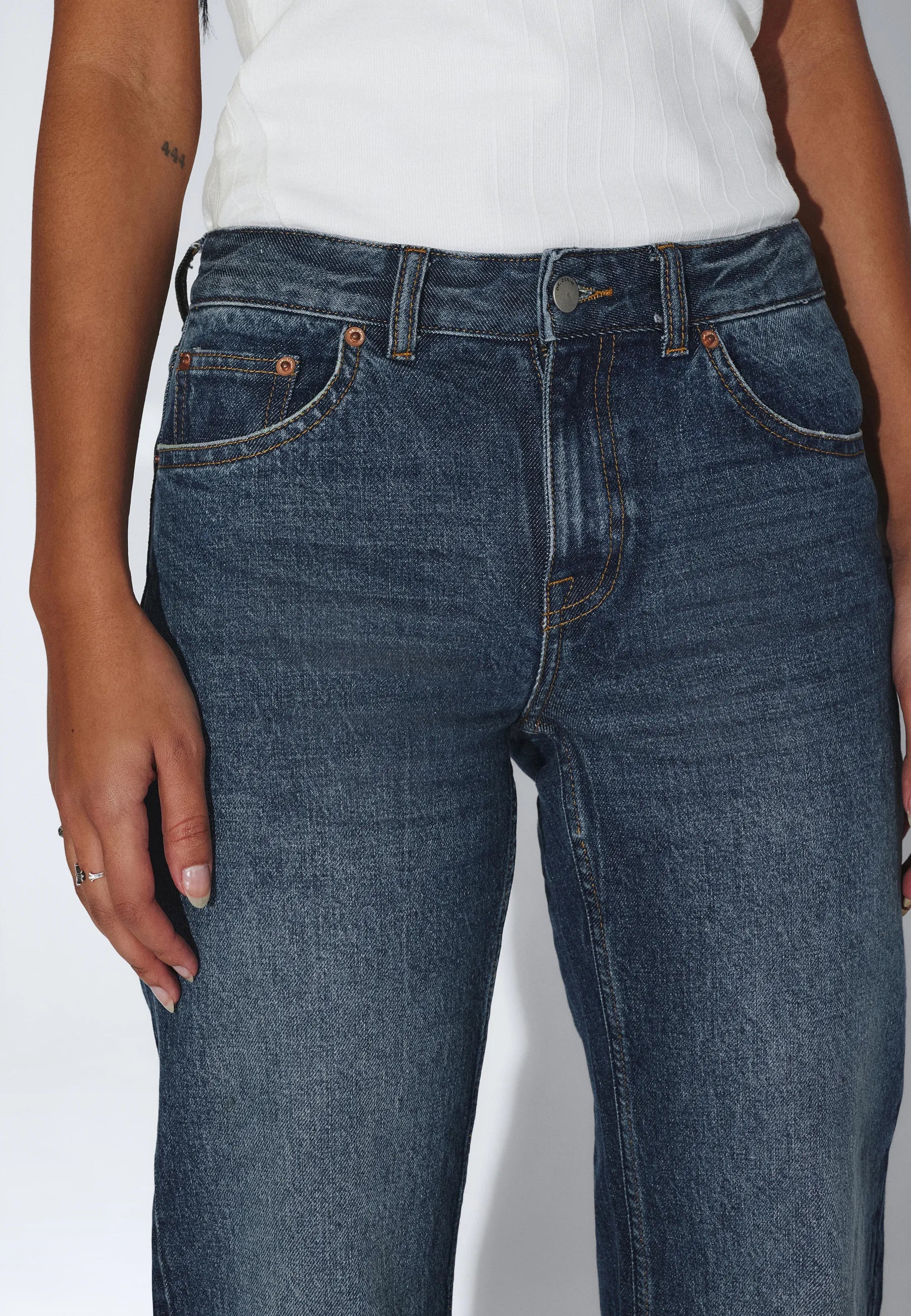 2630111L43_DrDenim_EchoMidStraight_BayDarkUsed_main_W5_1