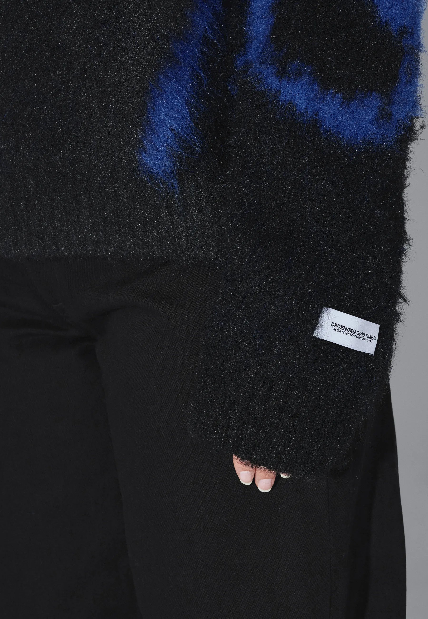 2631110BR3_DrDenim_DigFCardigan_BlackBlueBloom_main_W5_2