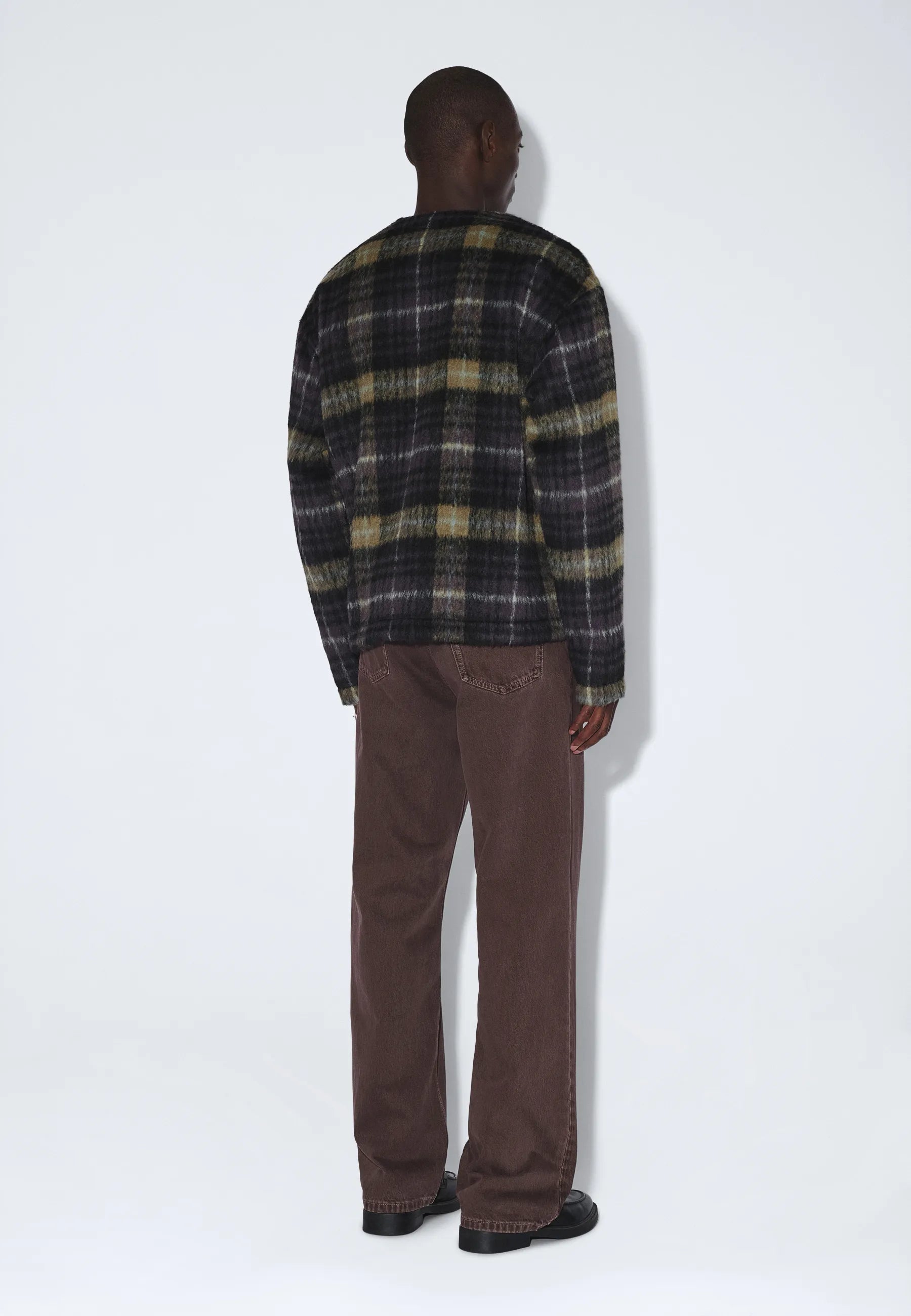 2631117BO5_DrDenim_JulianCardigan_BlackOliveCheck_main_M2_1