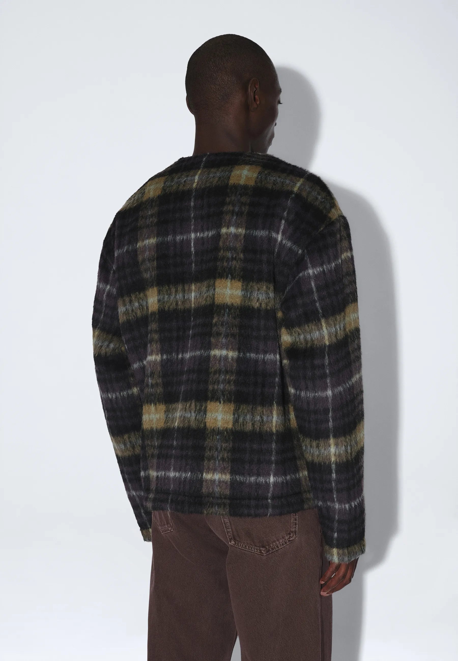 2631117BO5_DrDenim_JulianCardigan_BlackOliveCheck_main_M4_1