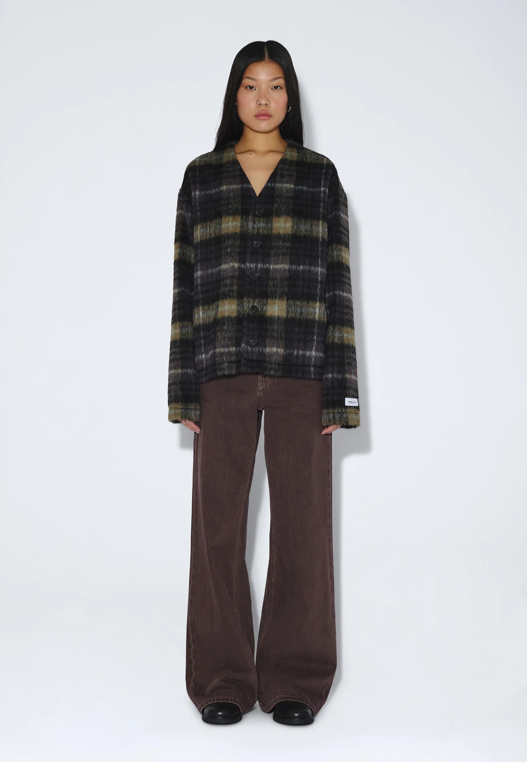 2631117BO5_DrDenim_JulianCardigan_BlackOliveCheck_main_W1_1