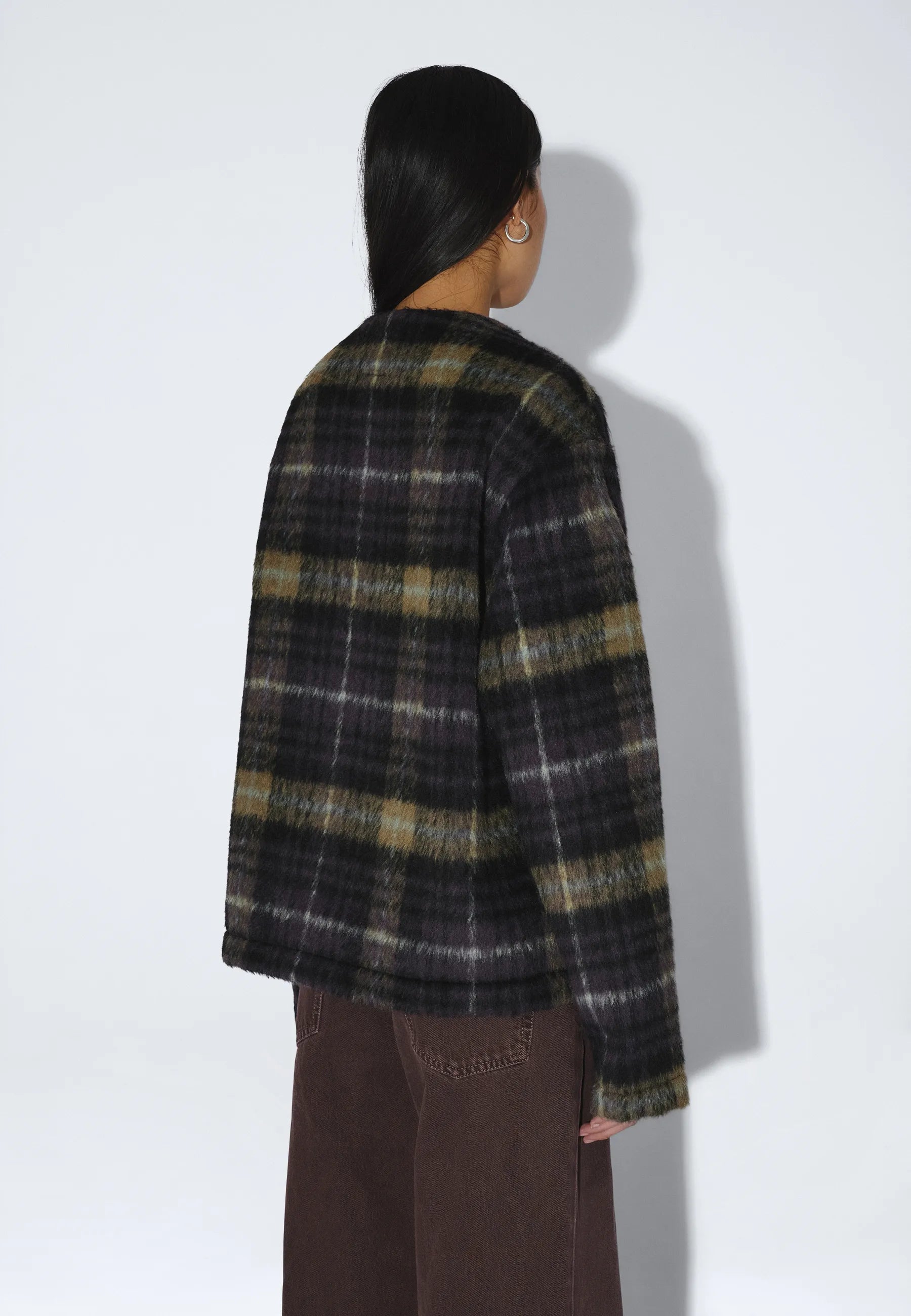 2631117BO5_DrDenim_JulianCardigan_BlackOliveCheck_main_W4_1