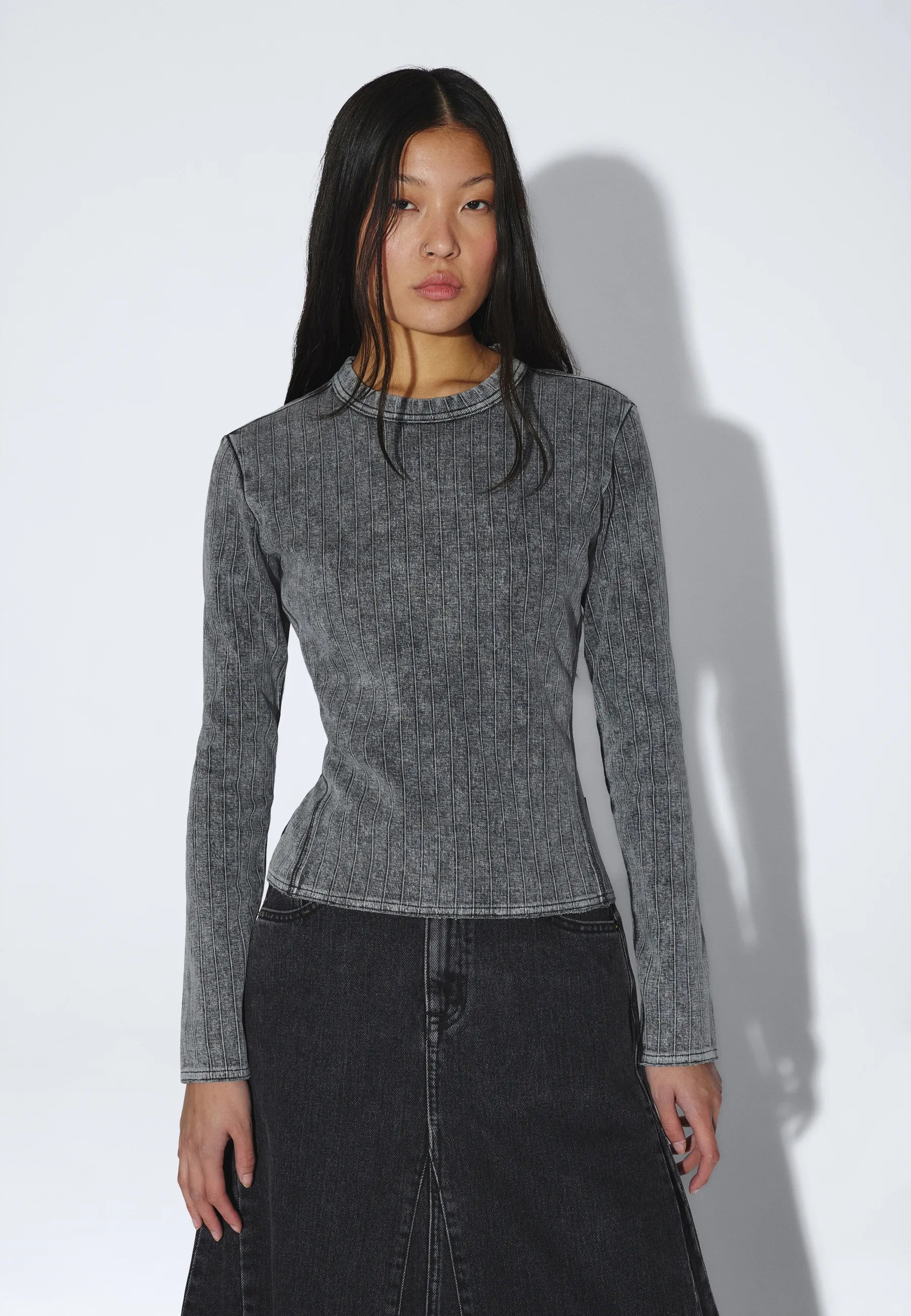 2631127T73_DrDenim_StellaSeamRibTop_WashedGrey_main_W3_3