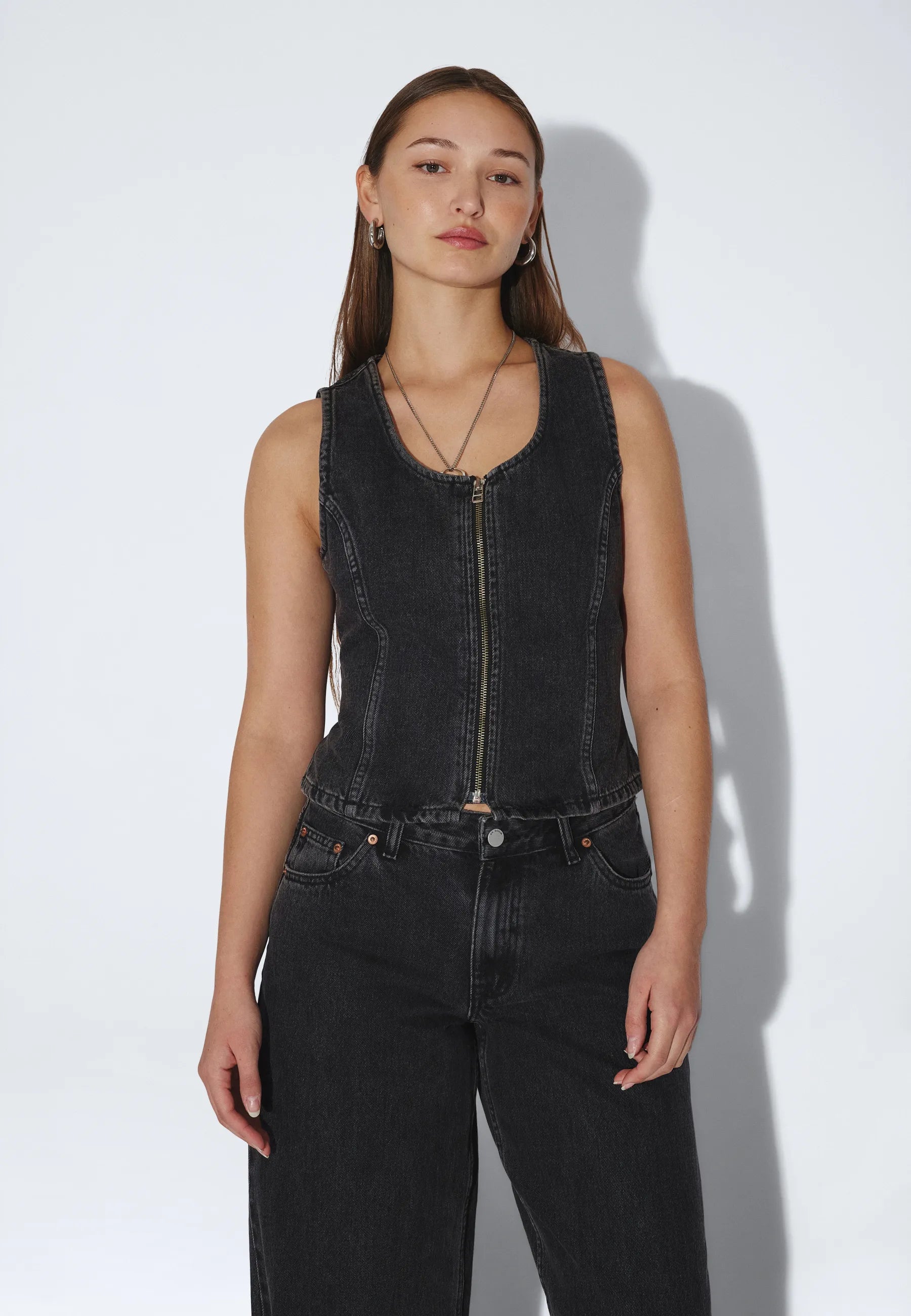 2641101A58_DrDenim_InseTop_RetroBlack_main_W3_1