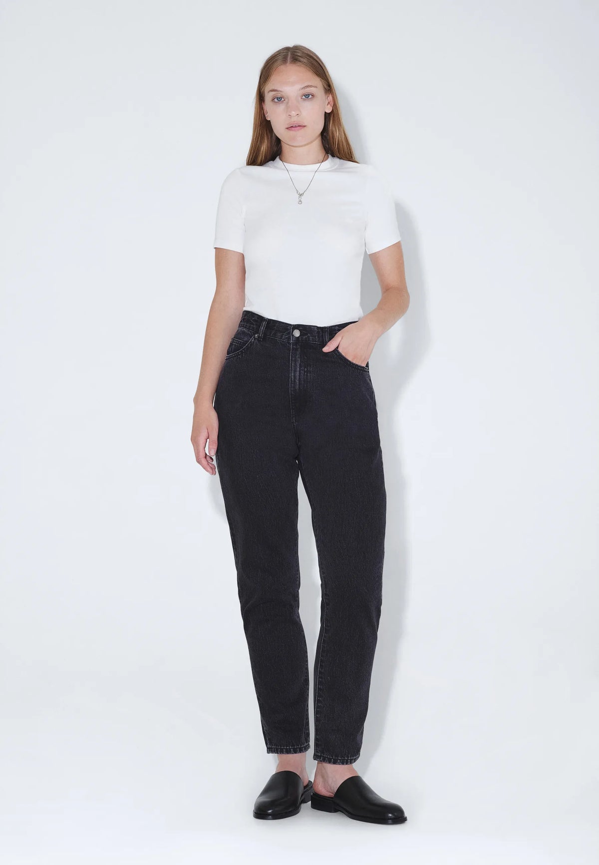 Nora_Retro_Black_01417