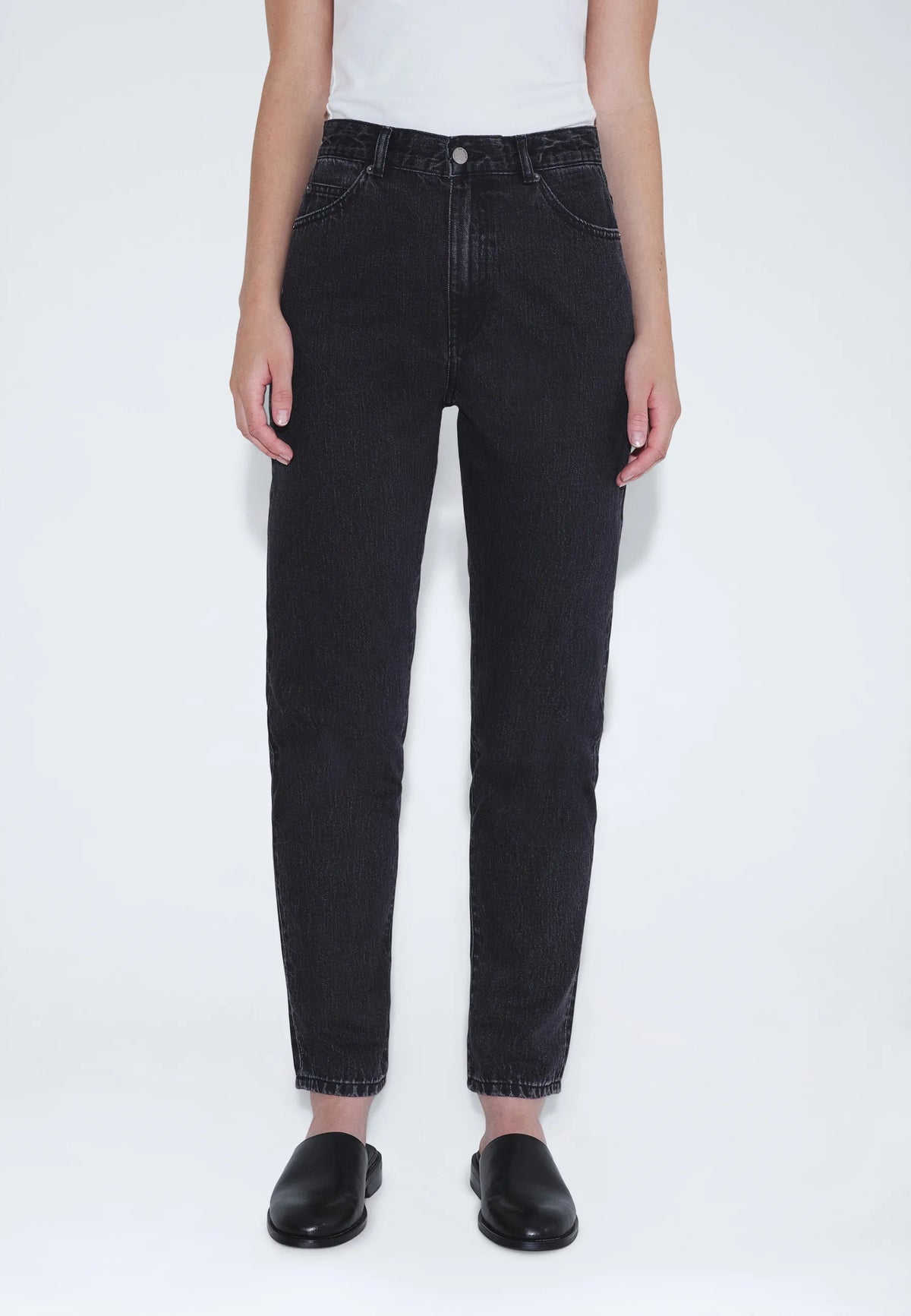 Nora_Retro_Black_01421