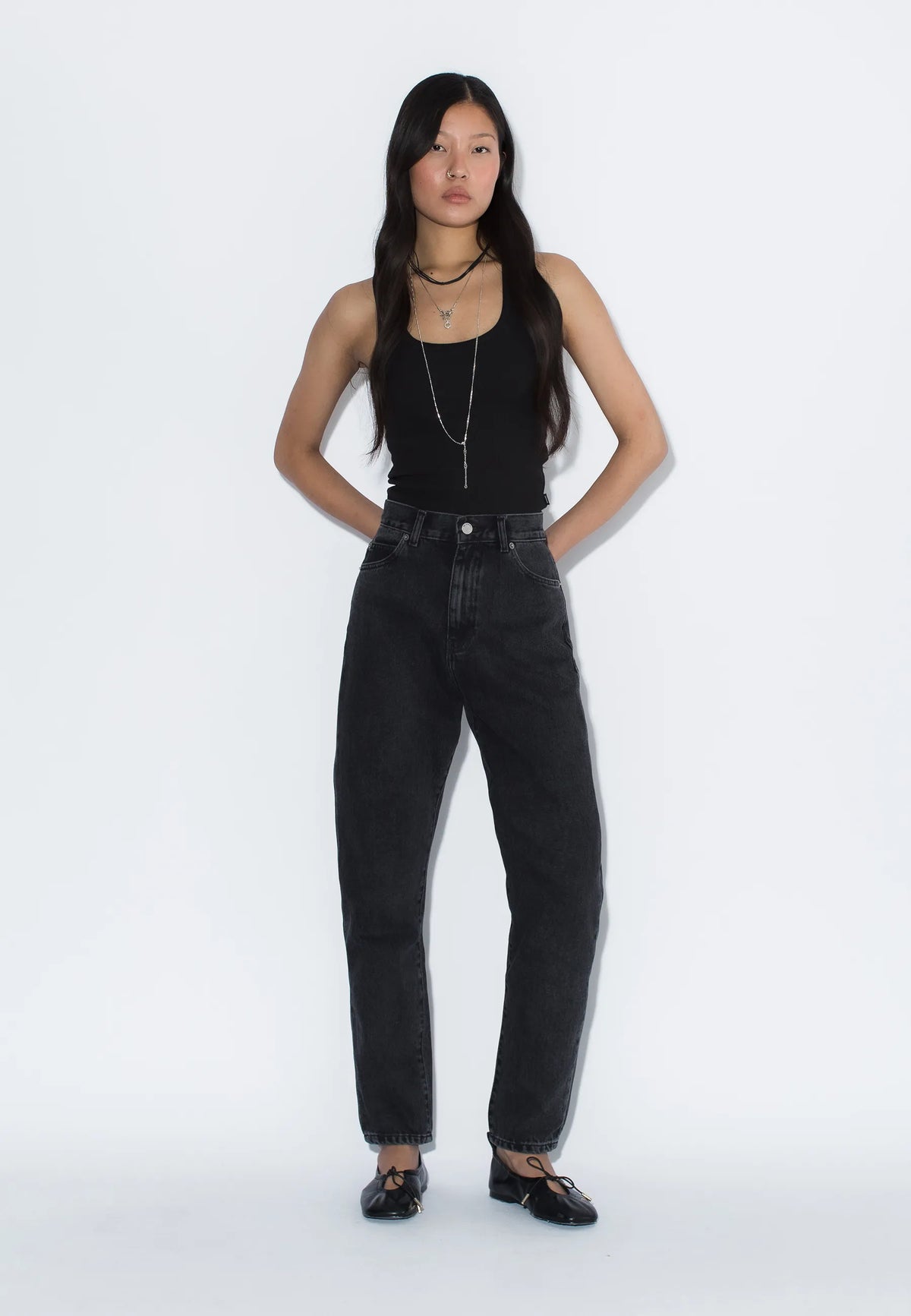1430113A58_DrDenim_NoraHighCropped_RetroBlack_Main_W1_2