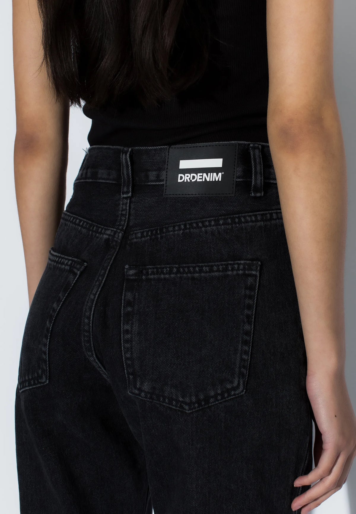 1430113A58_DrDenim_NoraHighCropped_RetroBlack_Main_W5_2