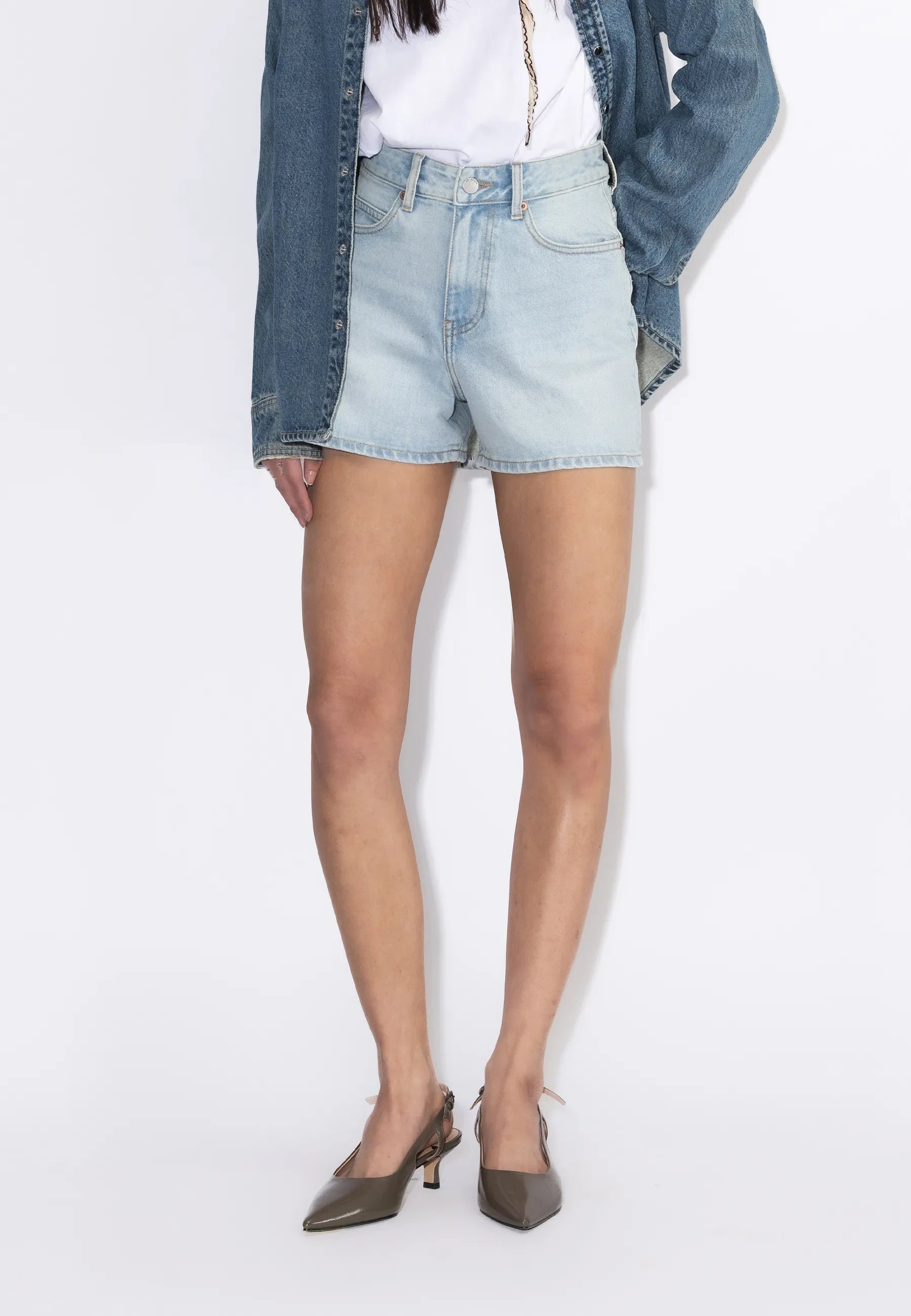 1930128L39_DrDenim_NoraShorts_BayLightUsed_Main_W3_1