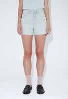 1930128L58_DrDenim_NoraShorts_BaySuperlightCreamWorn_Main_3_1