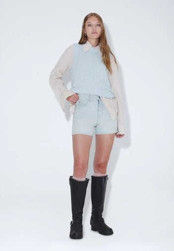 1930128L58_DrDenim_NoraShorts_BaySuperlightCreamWorn_Main_W1_4