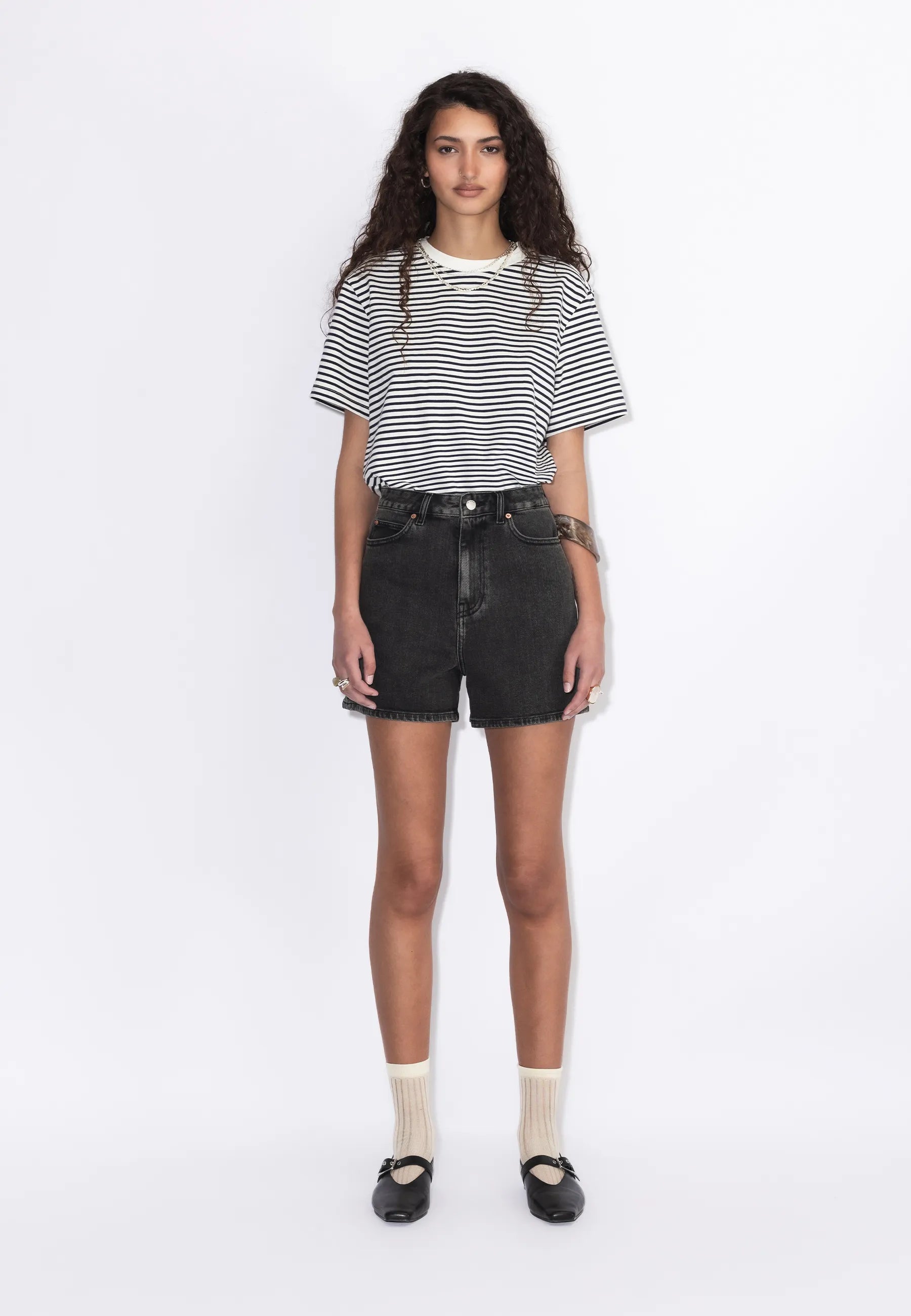 1930128L62_DrDenim_NoraShorts_TarAgedBlack_Main_W1_3