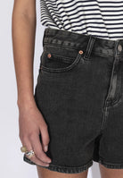 1930128L62_DrDenim_NoraShorts_TarAgedBlack_Main_W5_1