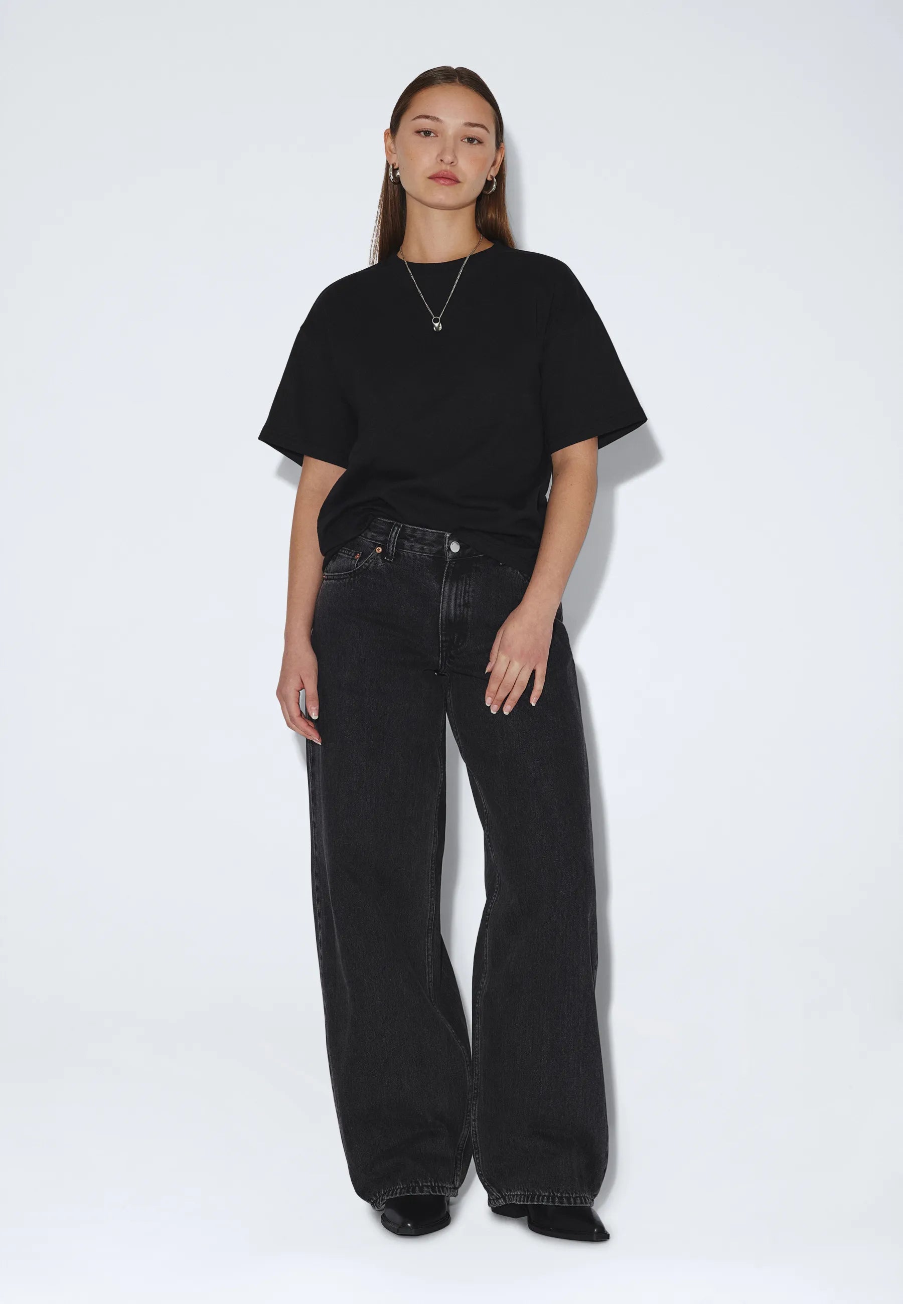 1941116101_DrDenim_TrooperTee_Black_main_W1_4