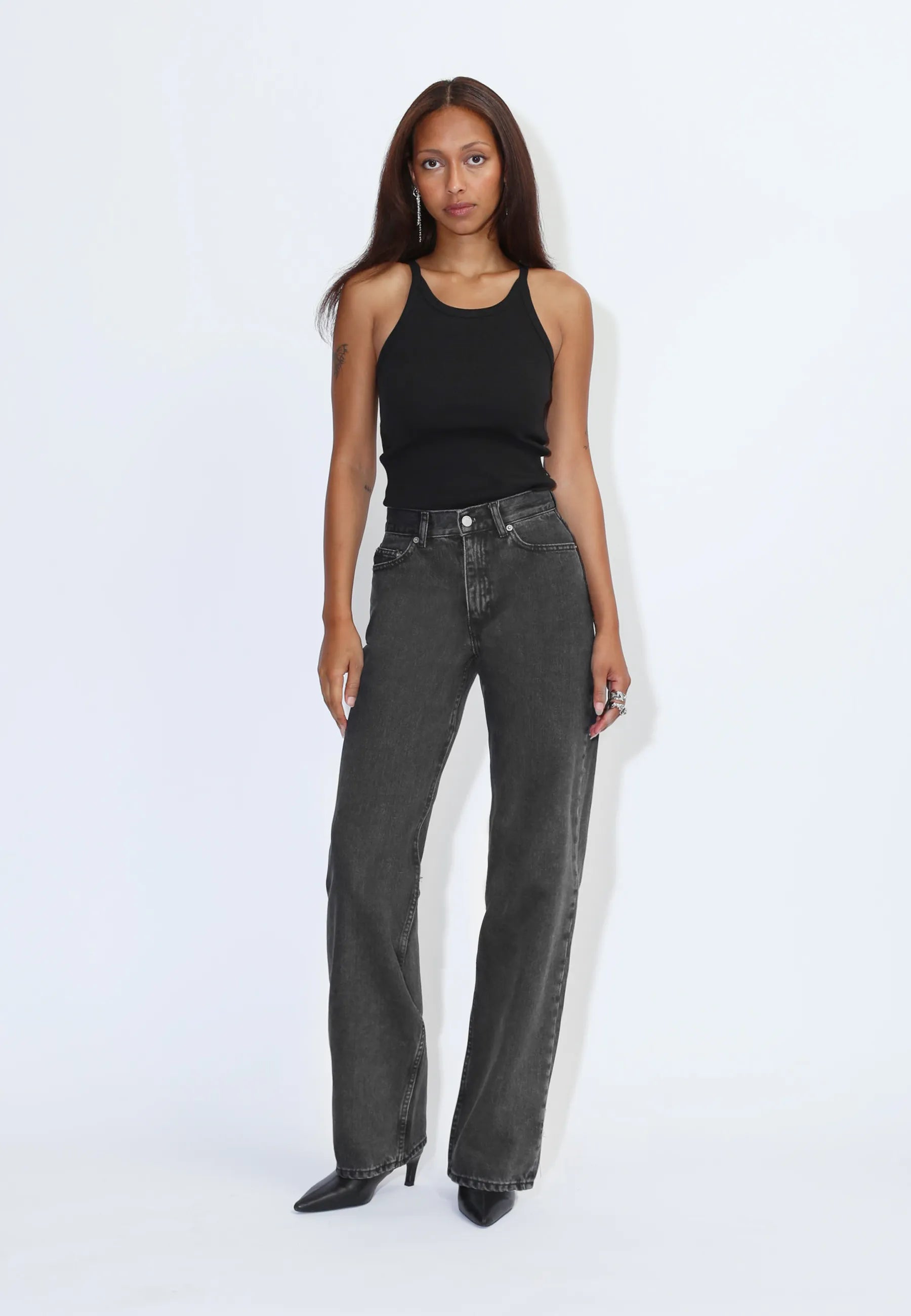 2010108A58_DrDenim_EchoHighStraight_RetroBlack_Main_W1_4