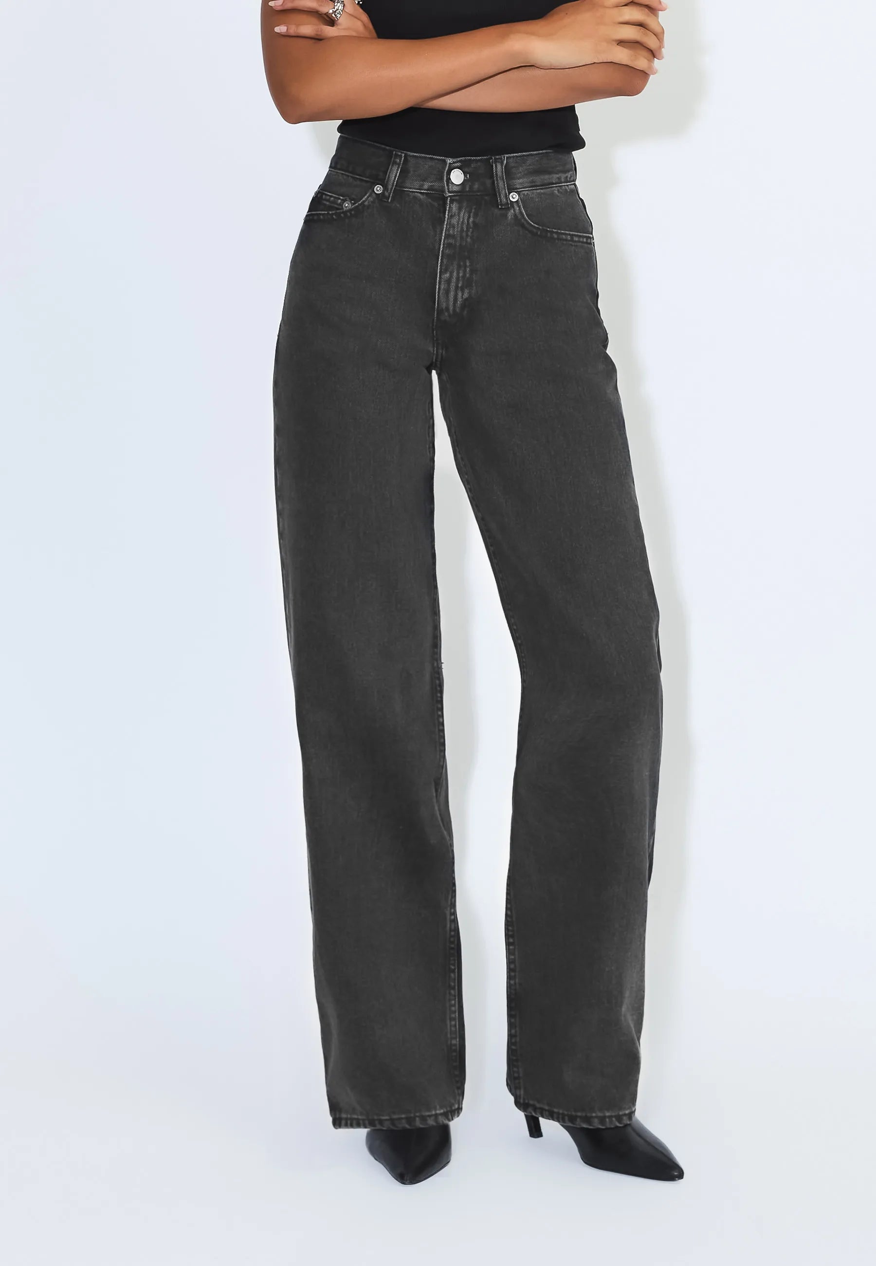 2010108A58_DrDenim_EchoHighStraight_RetroBlack_Main_W3_1