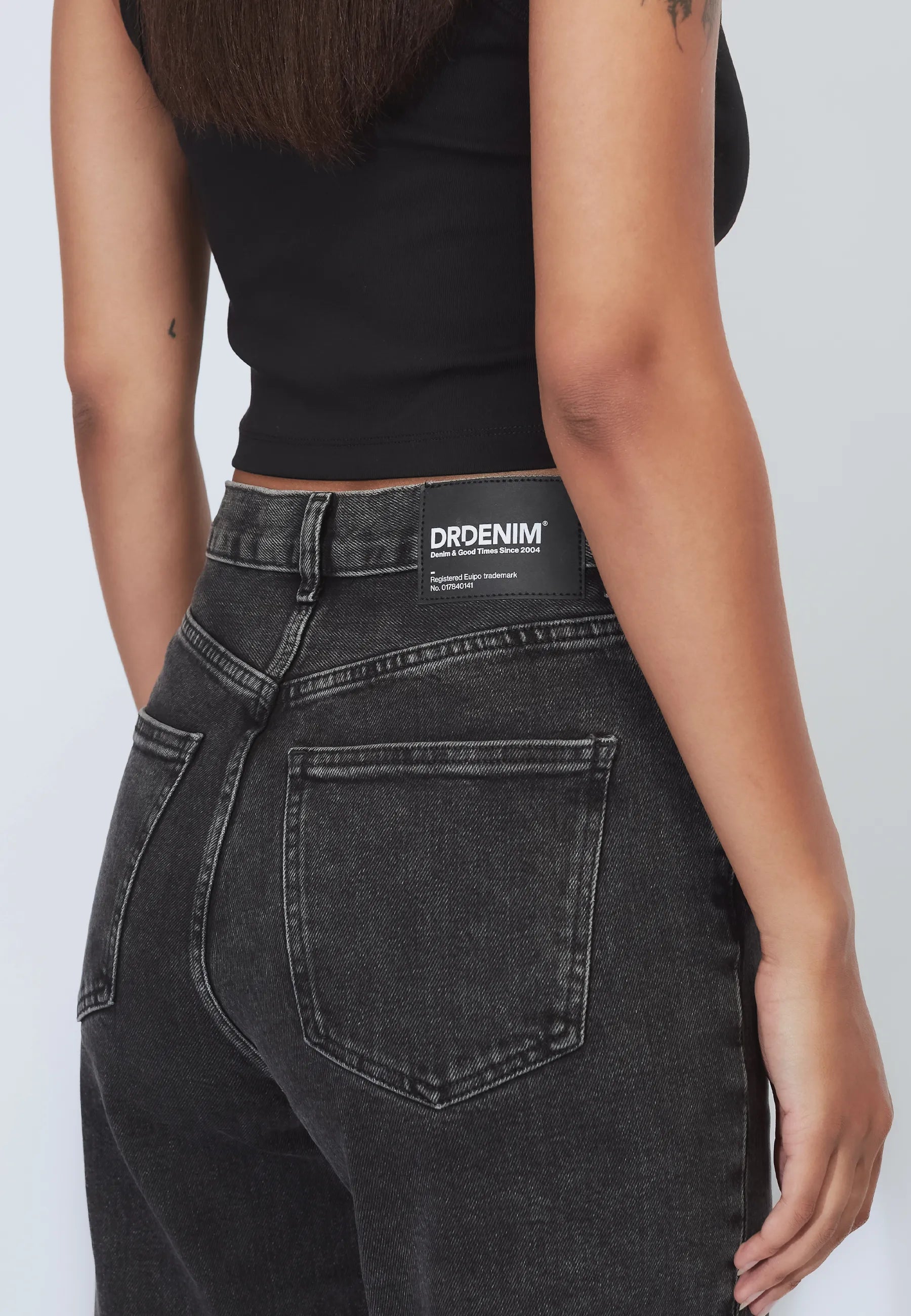 2010108L60_DrDenim_EchoHighStraight_TarRetroBlack_Main_W5_2