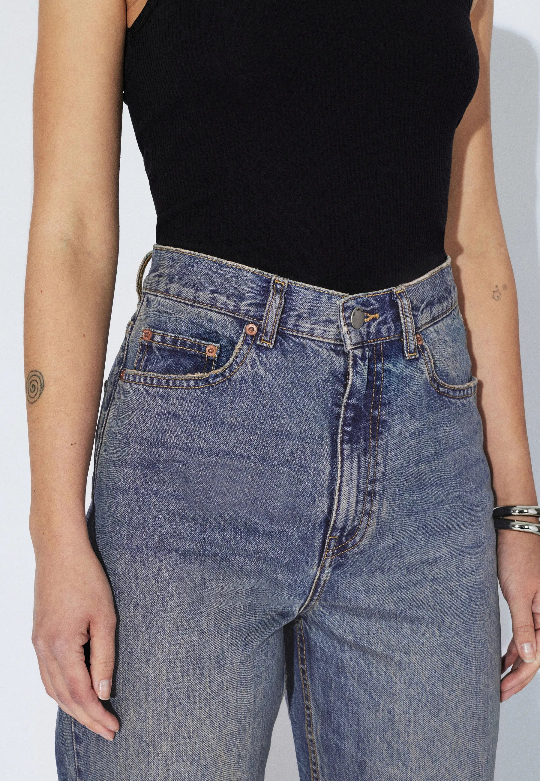 2010108Y53_DrDenim_EchoHighStraight_StraySkyPeach_Main_W5_1