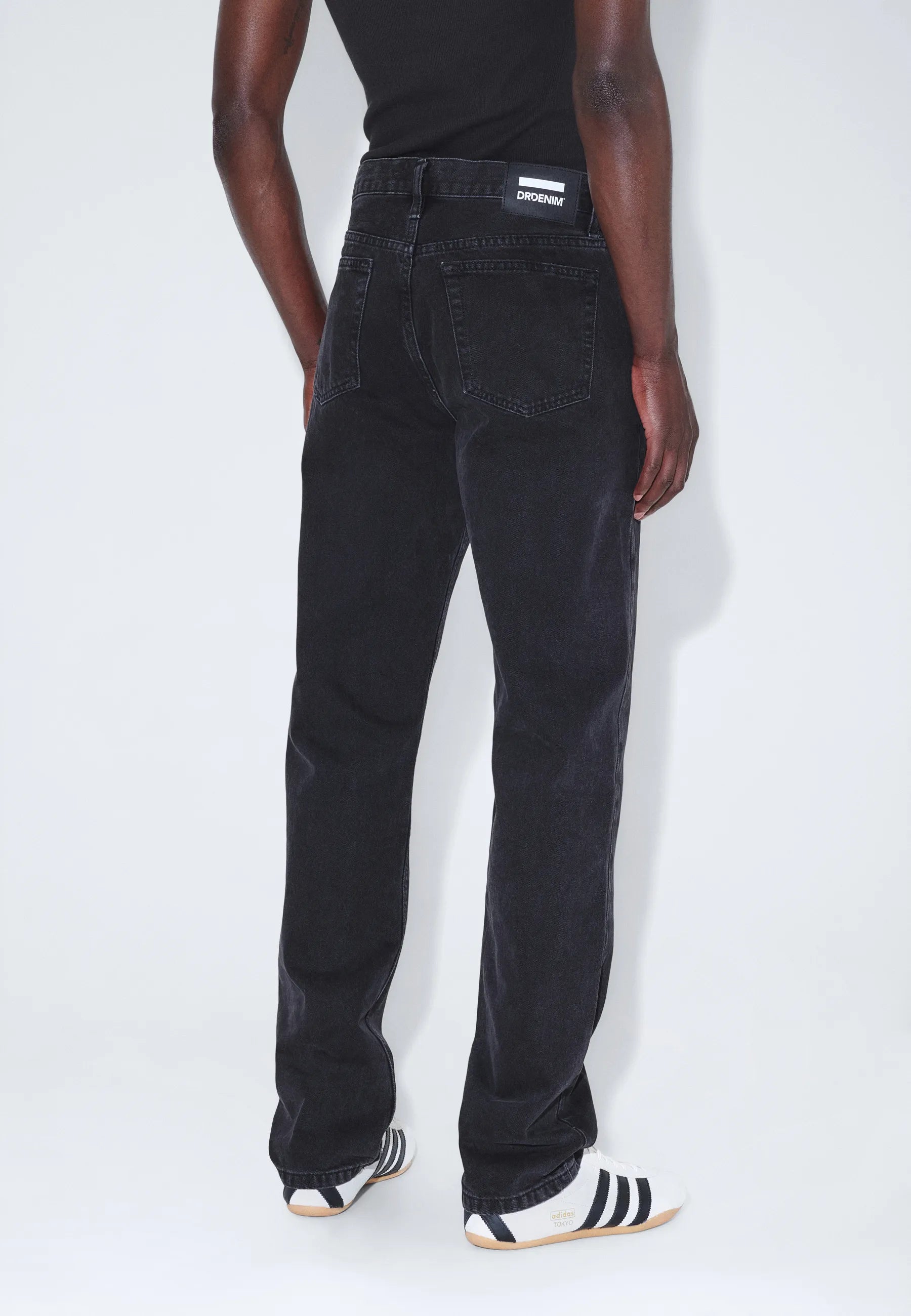 2010110B65_DrDenim_DashStraight_NightBlack_Main_M4_1