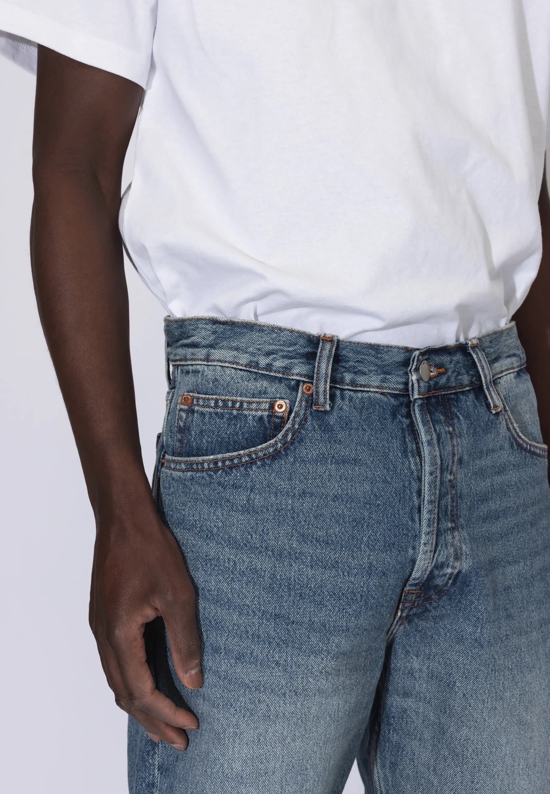 2010110L02_DrDenim_DashStraight_StreamSkyFade_Main_M5_1