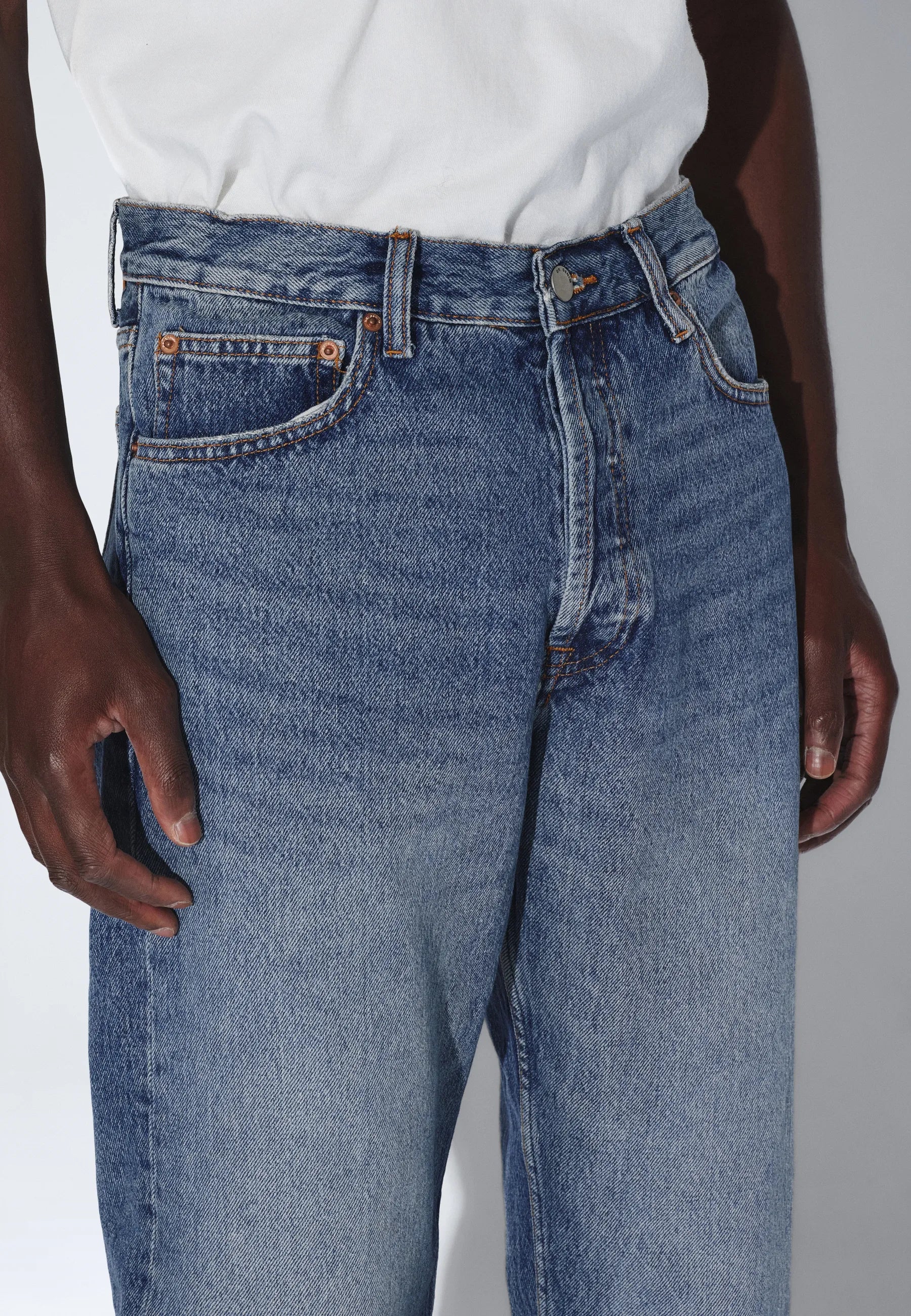 2010110L02_DrDenim_DashStraight_StreamSkyFade_main_M5_1