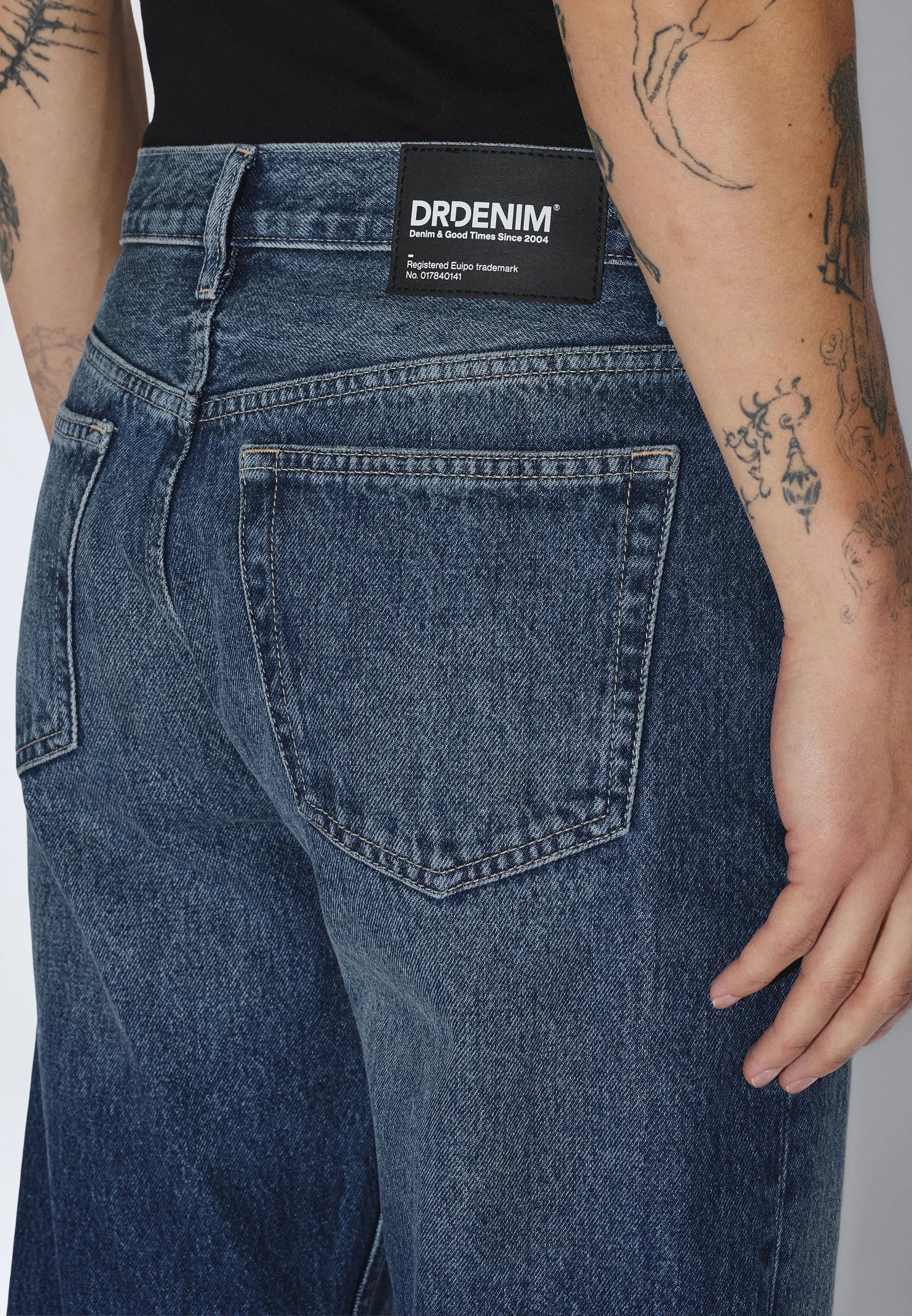 2010110M13_DrDenim_DashStraight_DriftDarkUsed_main_M5_2