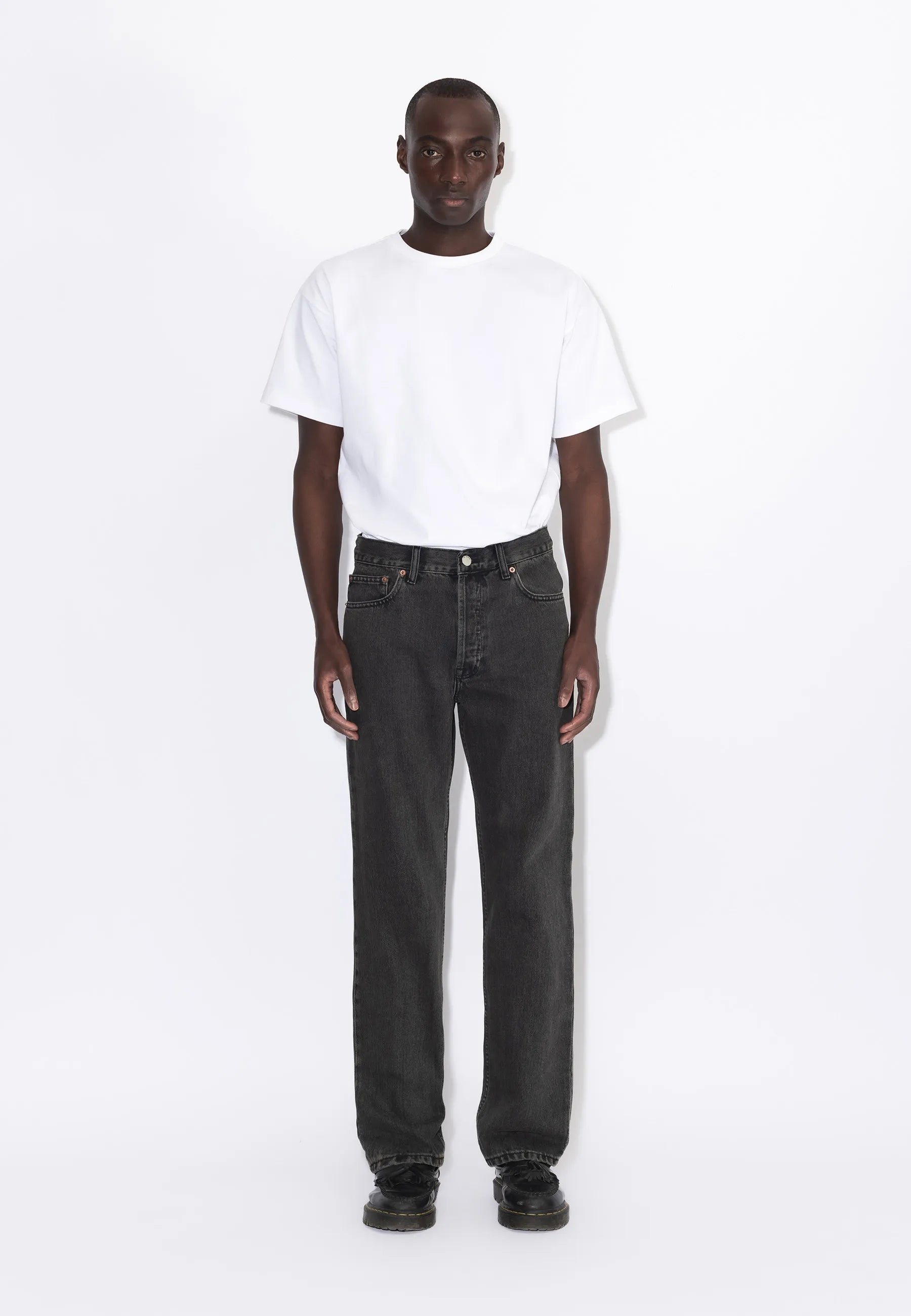 2010110V60_DrDenim_DashStraight_AgedBlack_Main_M1_2