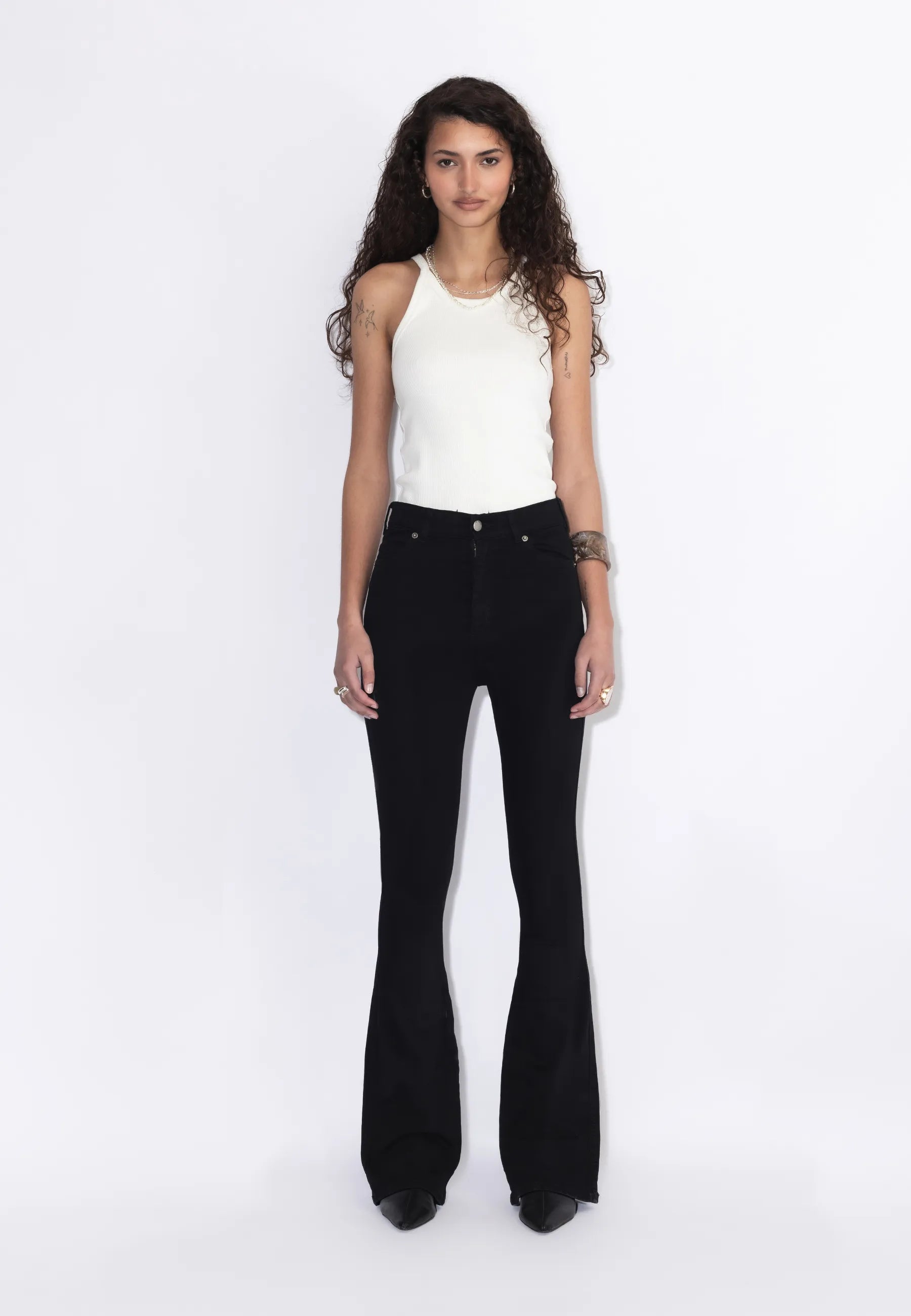 2030102101_DrDenim_MoxyHighFlare_Black_Main_W1_2