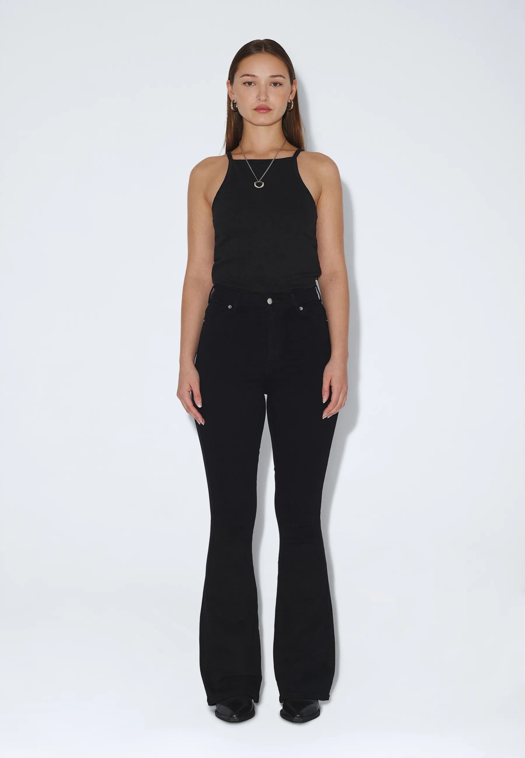 2030102101_DrDenim_MoxyHighFlare_Black_main_W1_1