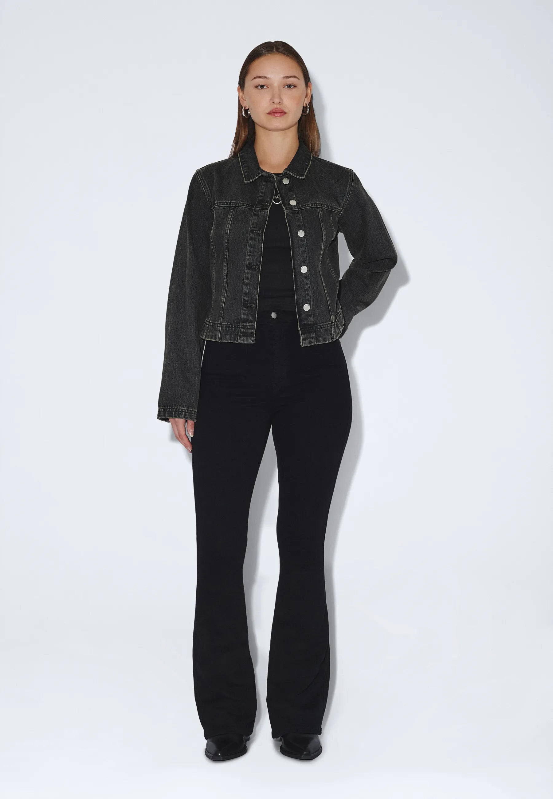 2030102101_DrDenim_MoxyHighFlare_Black_main_W1_3