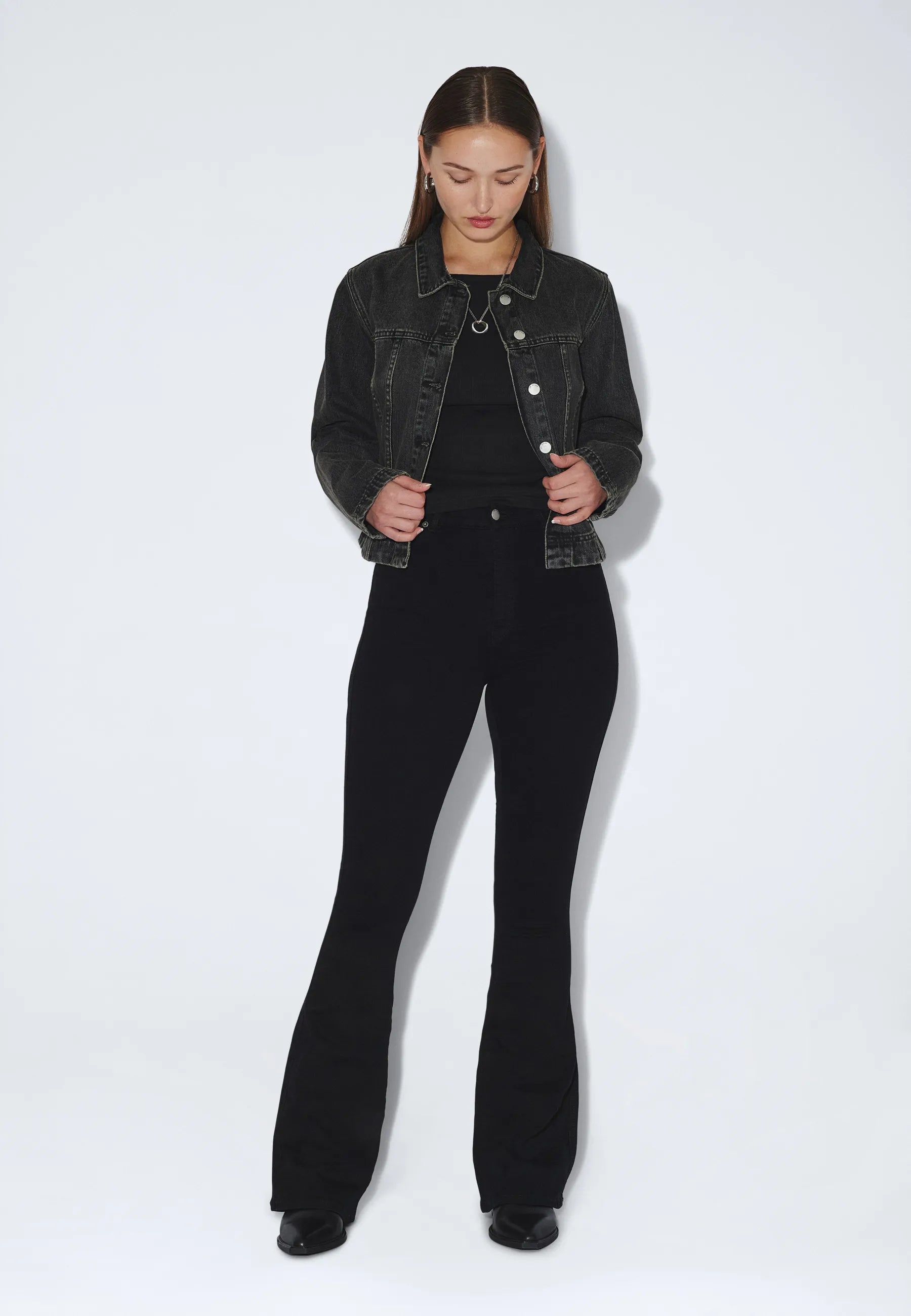 2030102101_DrDenim_MoxyHighFlare_Black_main_W1_5