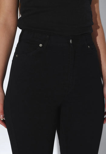 2030102101_DrDenim_MoxyHighFlare_Black_main_W5_1