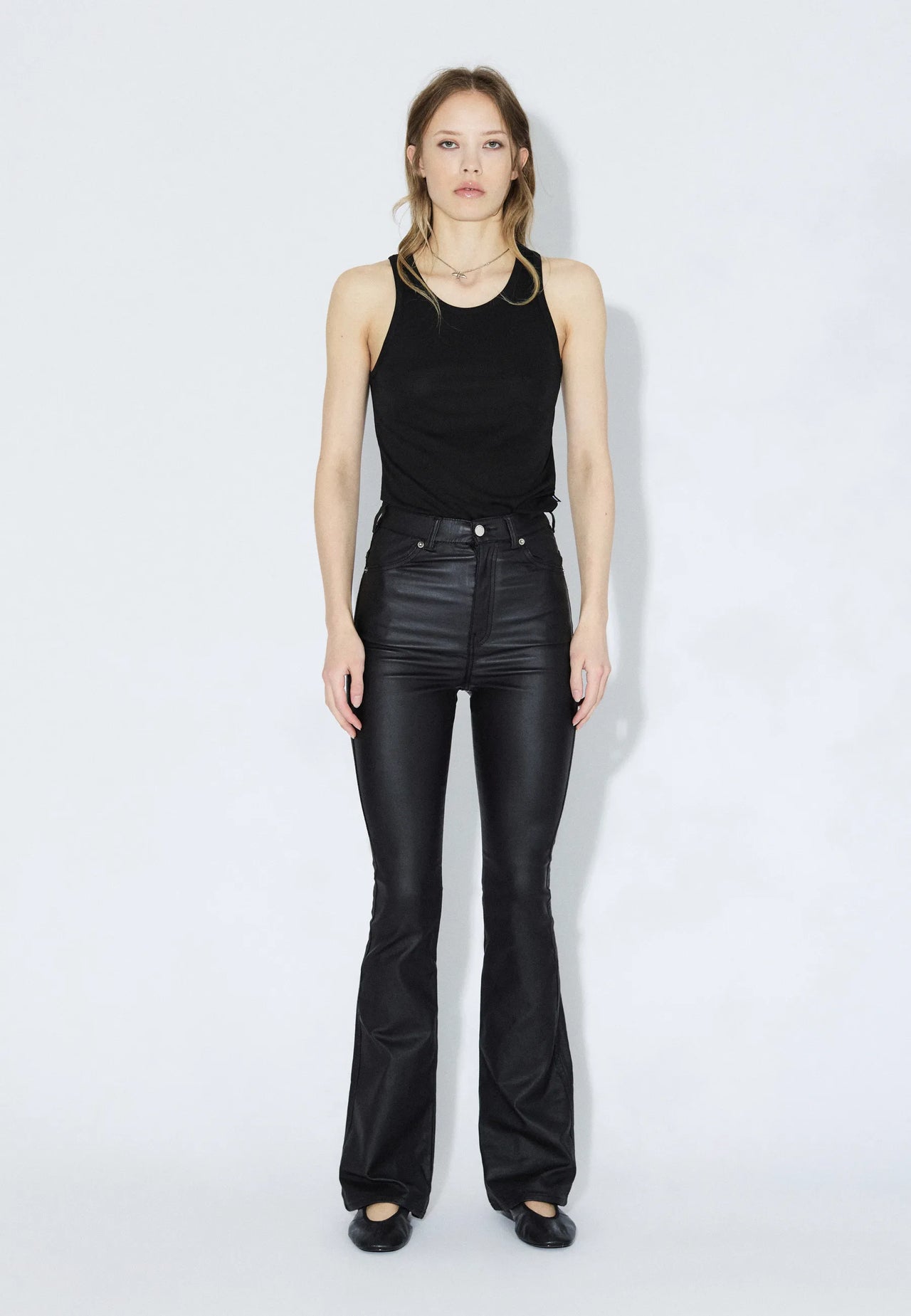 2030102A09_DrDenim_MoxyHighFlare_BlackMetal_Main_W1_1