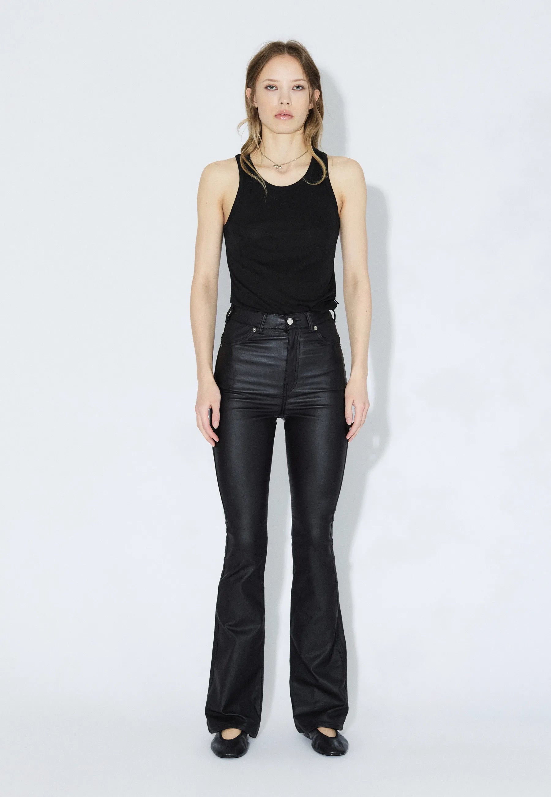 2030102A09_DrDenim_MoxyHighFlare_BlackMetal_Main_W1_1