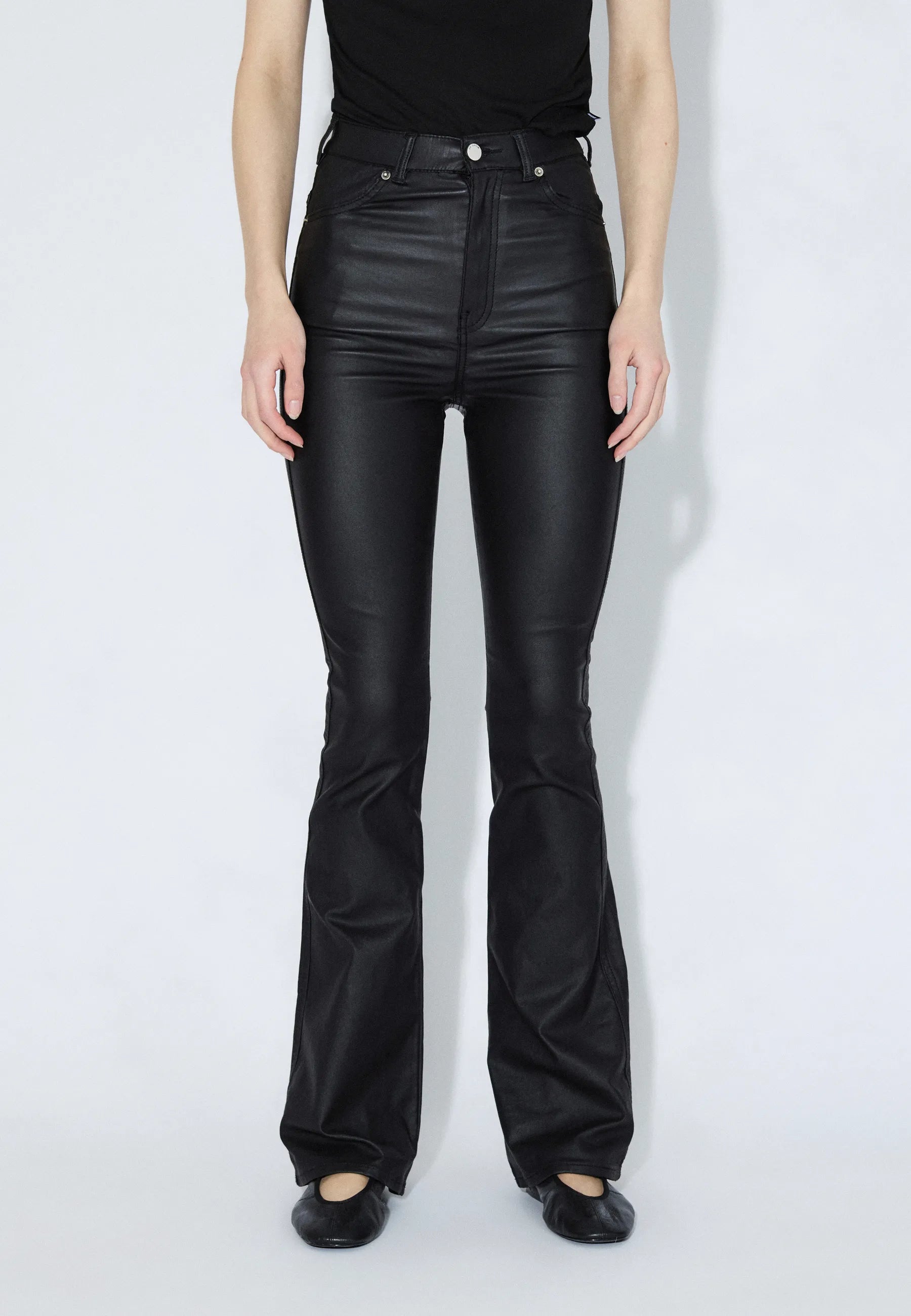 2030102A09_DrDenim_MoxyHighFlare_BlackMetal_Main_W3_1