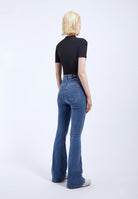 2030102V47_DrDenim_Moxyhighflare_valeskyplain_Main_W2_1