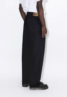 2110102101_DrDenim_OmarRelaxed_Black_Main_M4_1
