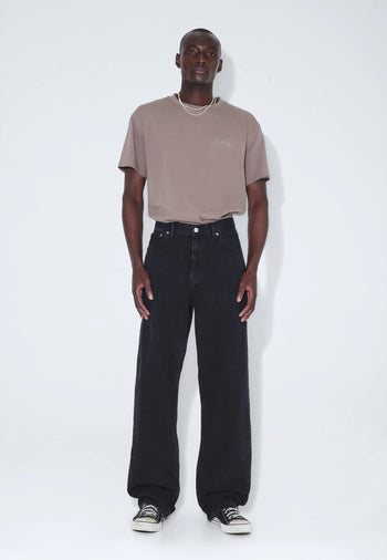 2110102A70_DrDenim_OmarRelaxed_WornBlack_Main_M1_4